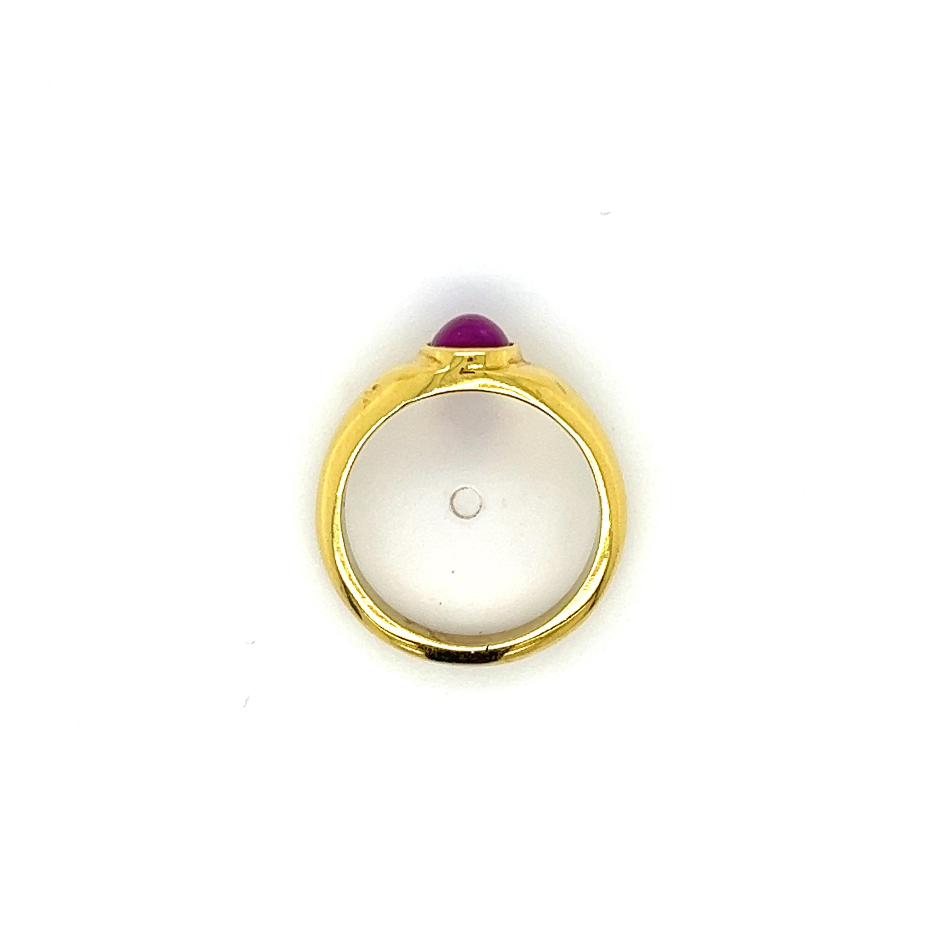Cabochon Rosa Saphir Belcher Ring

Einzelheiten:

1- Rosa Saphir- 1,17ct- Oval
18kt Gelbgold
