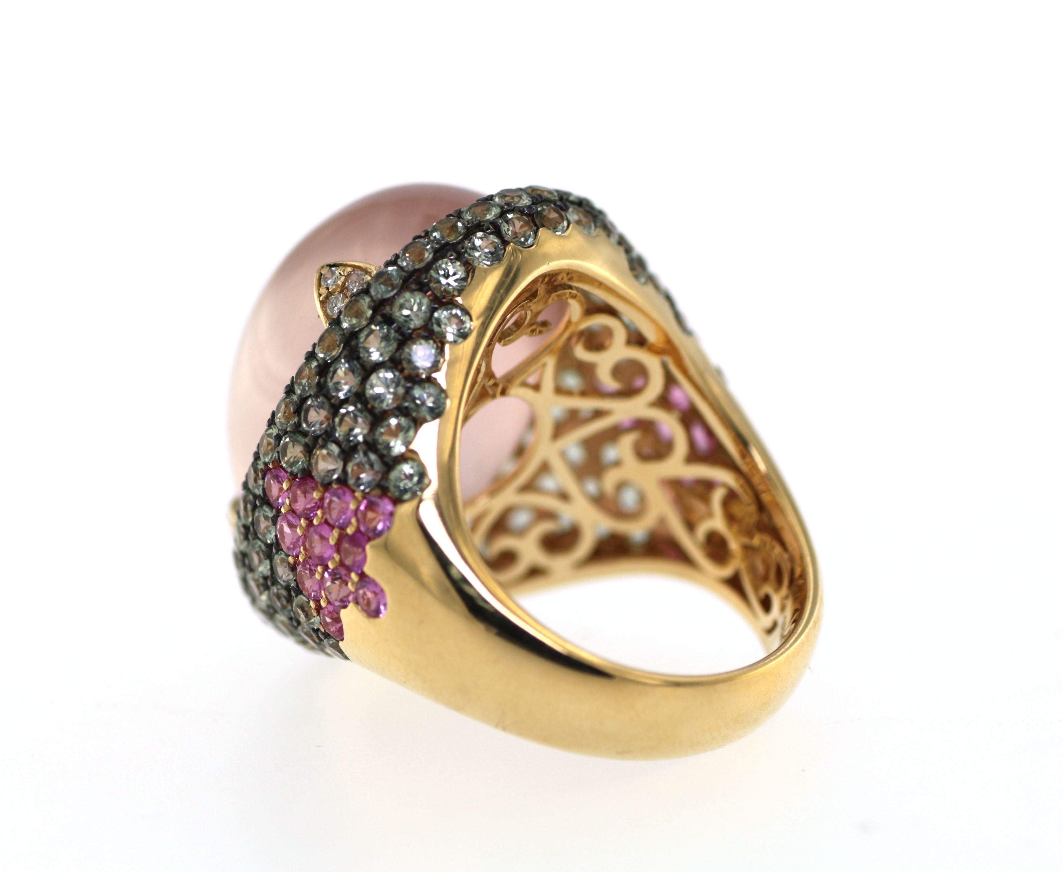 Cabochon Rose Quartz Sapphire Cocktail Ring in 18 Karat Yellow Gold In New Condition In Hong Kong, HK