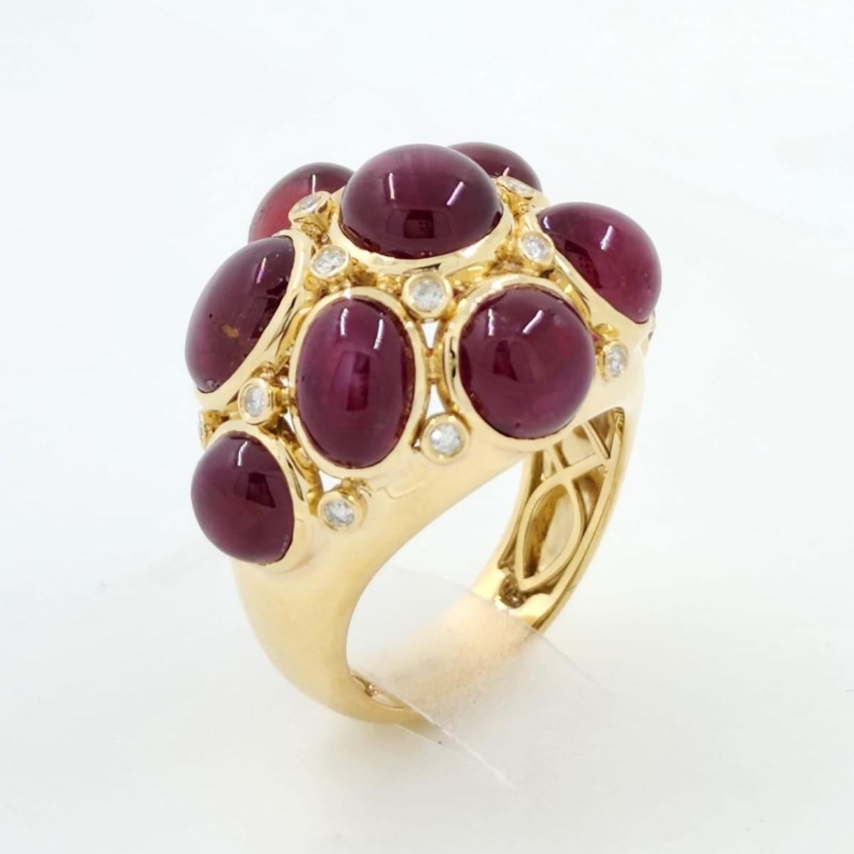 Art Deco Cabochon Rubies Diamond Dome Ring in 18 Karat Yellow Gold For Sale