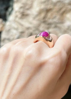 Rubino cabochon 4,26 carati con pietra di luna 1,68 carati Anello in oro rosa 18 carati S