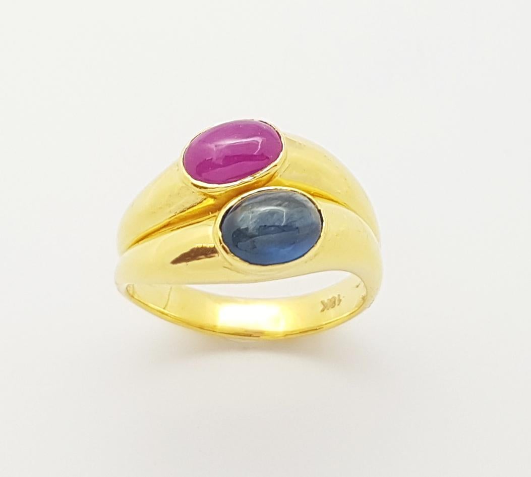 Women's or Men's Cabochon Ruby and Cabochon Blue Sapphire Ring Set in 18 Karat Gold Settings For Sale
