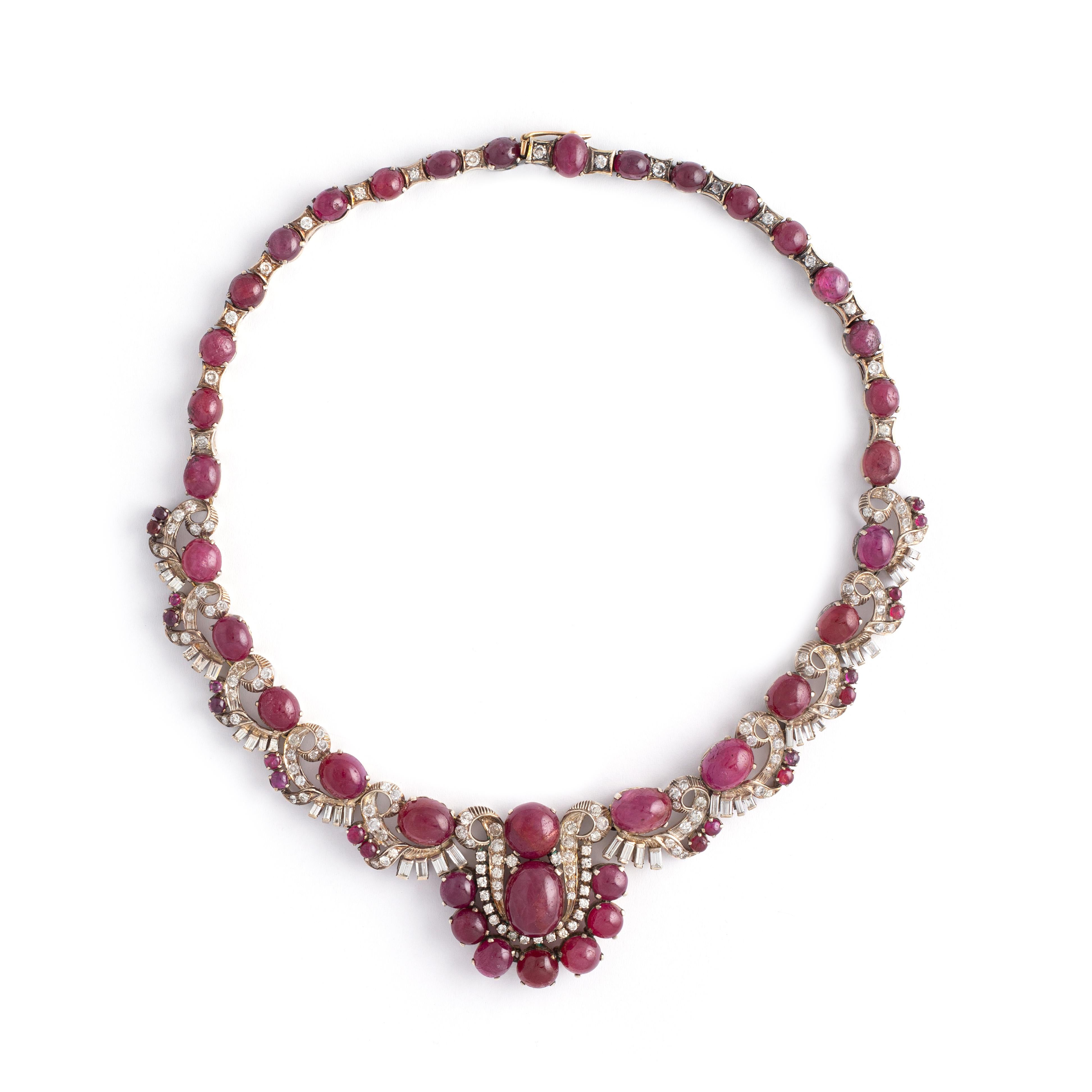 Cabochon Ruby and Diamond on white gold Necklace.
Total Ruby weight: estimated to be 123.41 carats.
Total Diamond weight: estimated to be 8.58 carats.
