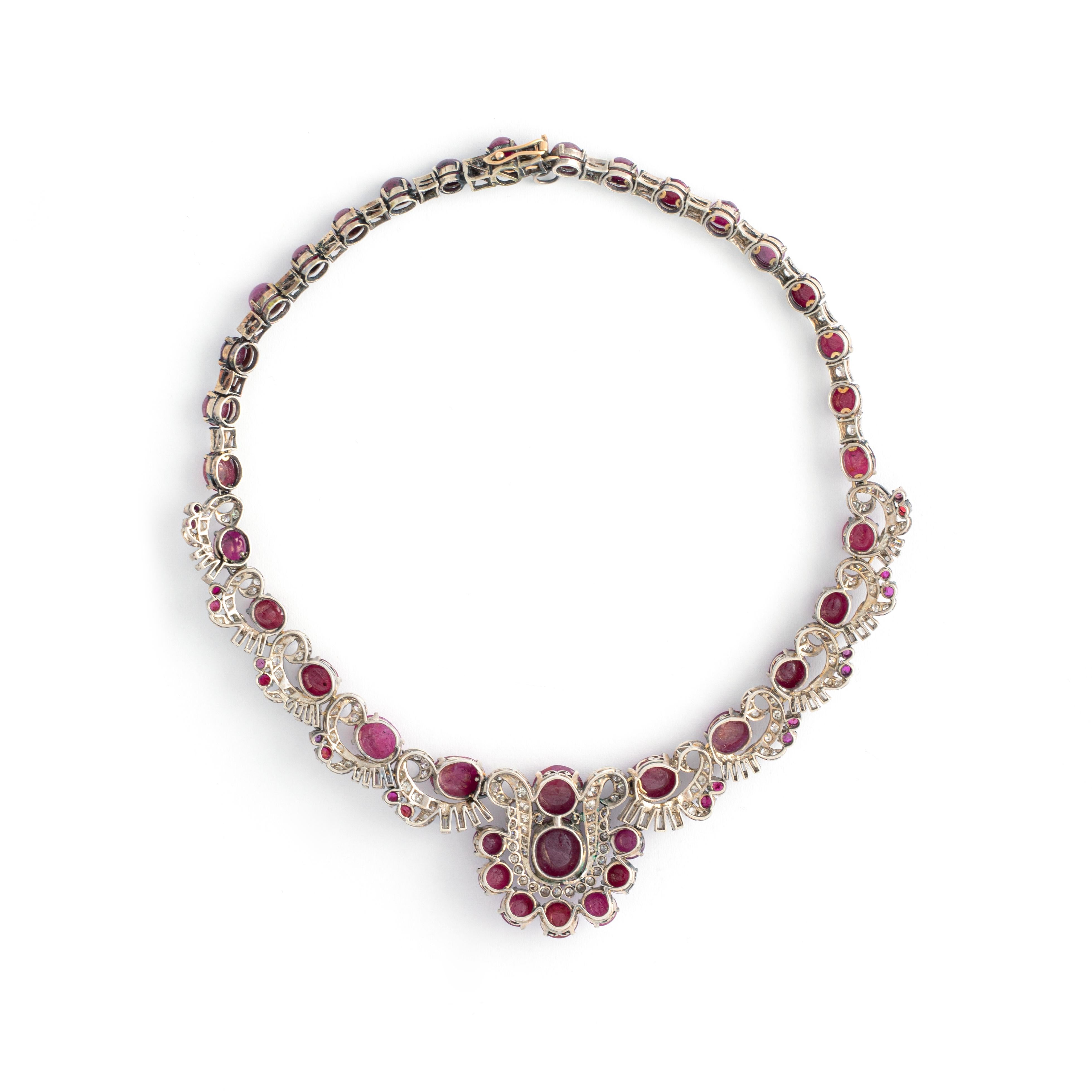 Cabochon Ruby and Diamond Necklace In Good Condition In Geneva, CH
