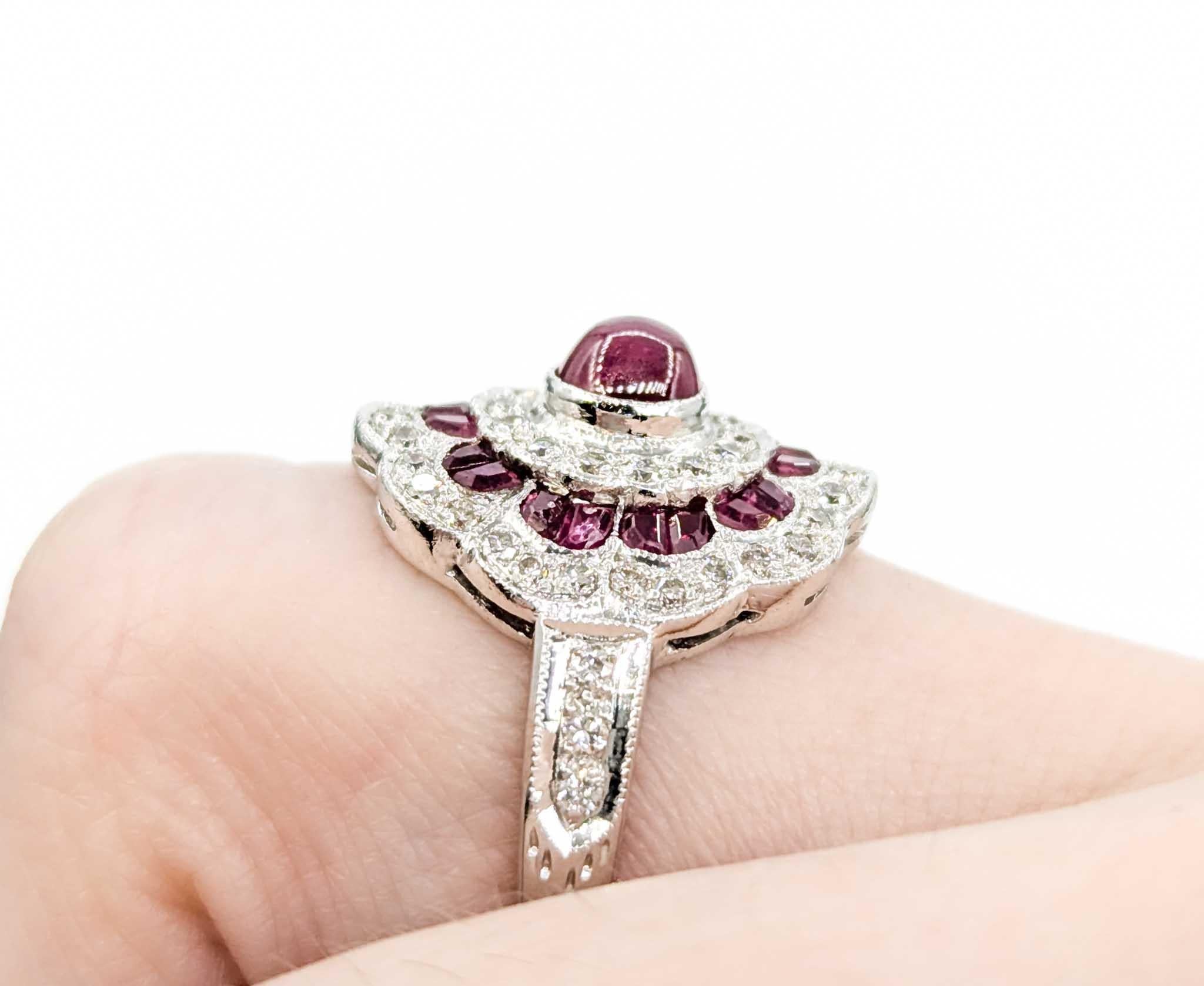Anello con rubino cabochon e diamanti in oro bianco 18 carati in vendita 5