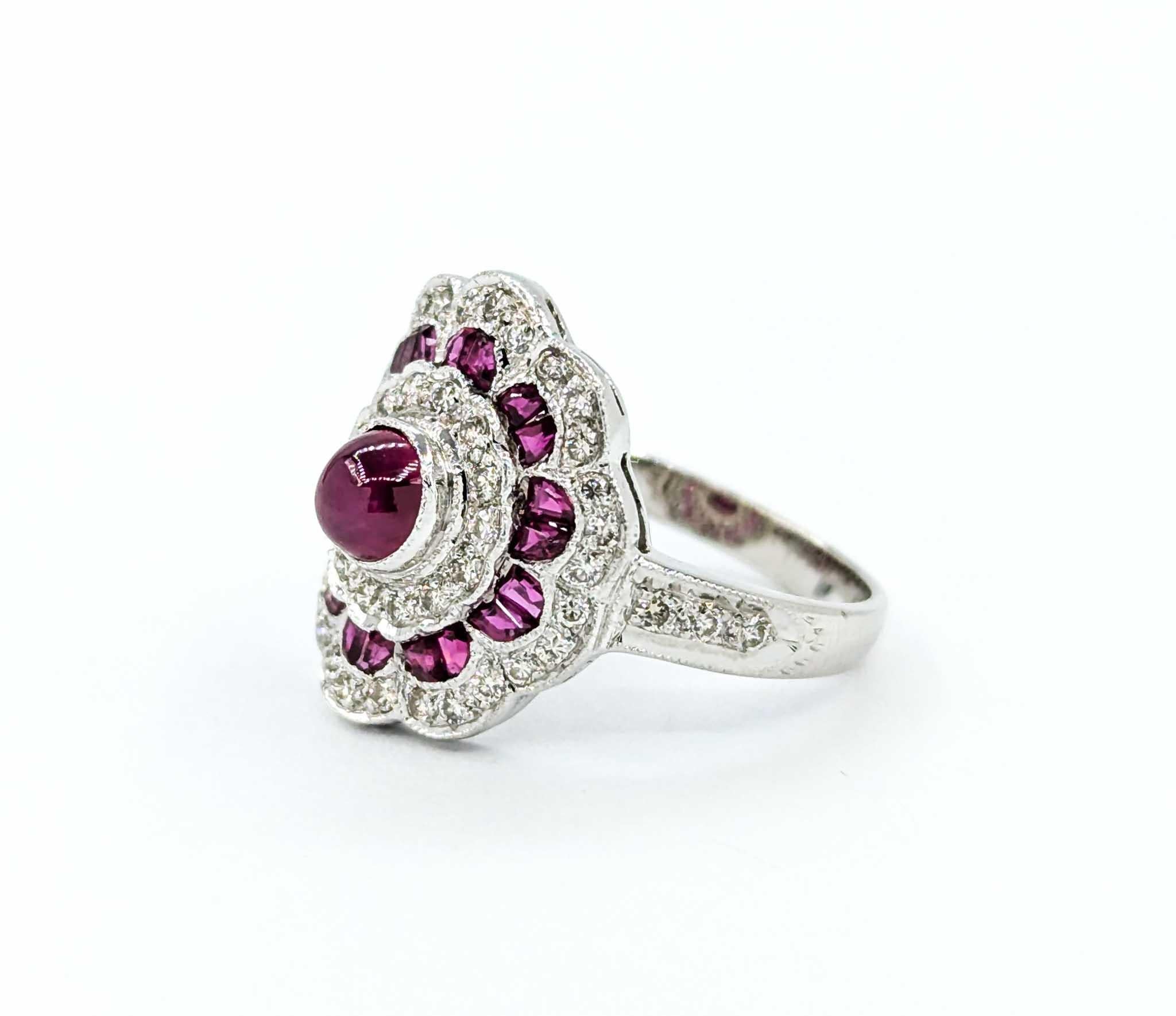 Anello con rubino cabochon e diamanti in oro bianco 18 carati in vendita 1