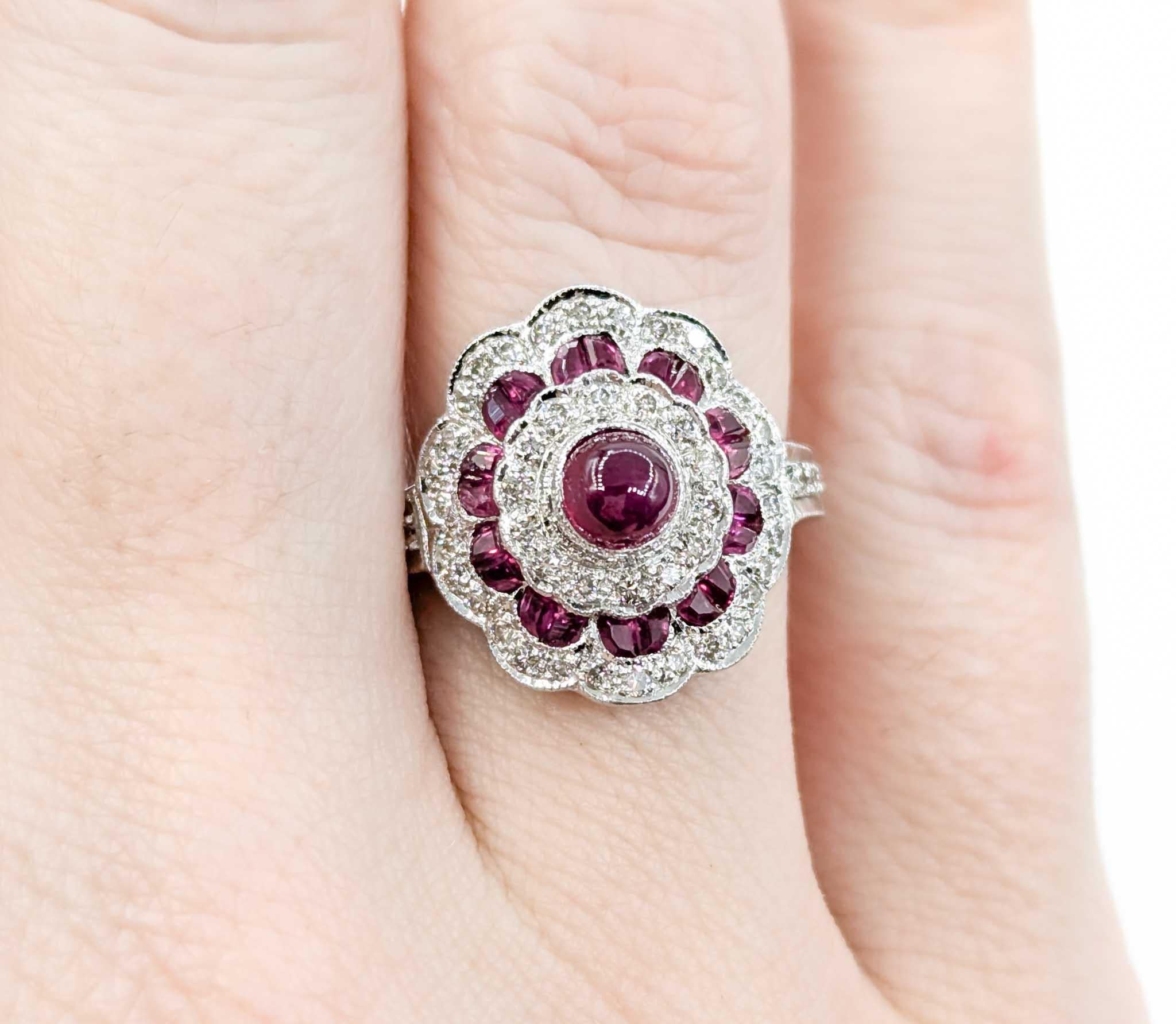 Anello con rubino cabochon e diamanti in oro bianco 18 carati in vendita 3