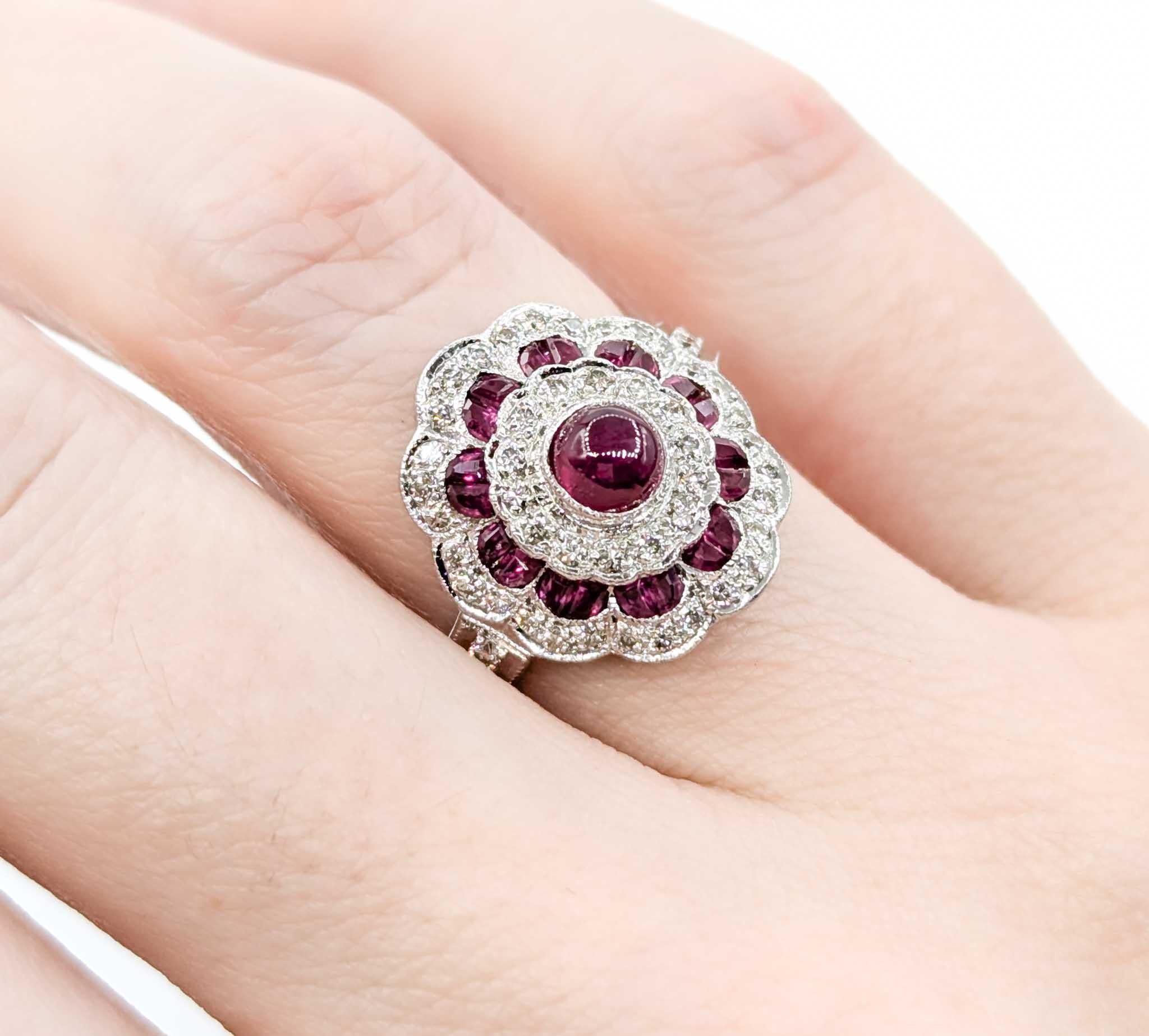 Anello con rubino cabochon e diamanti in oro bianco 18 carati in vendita 4