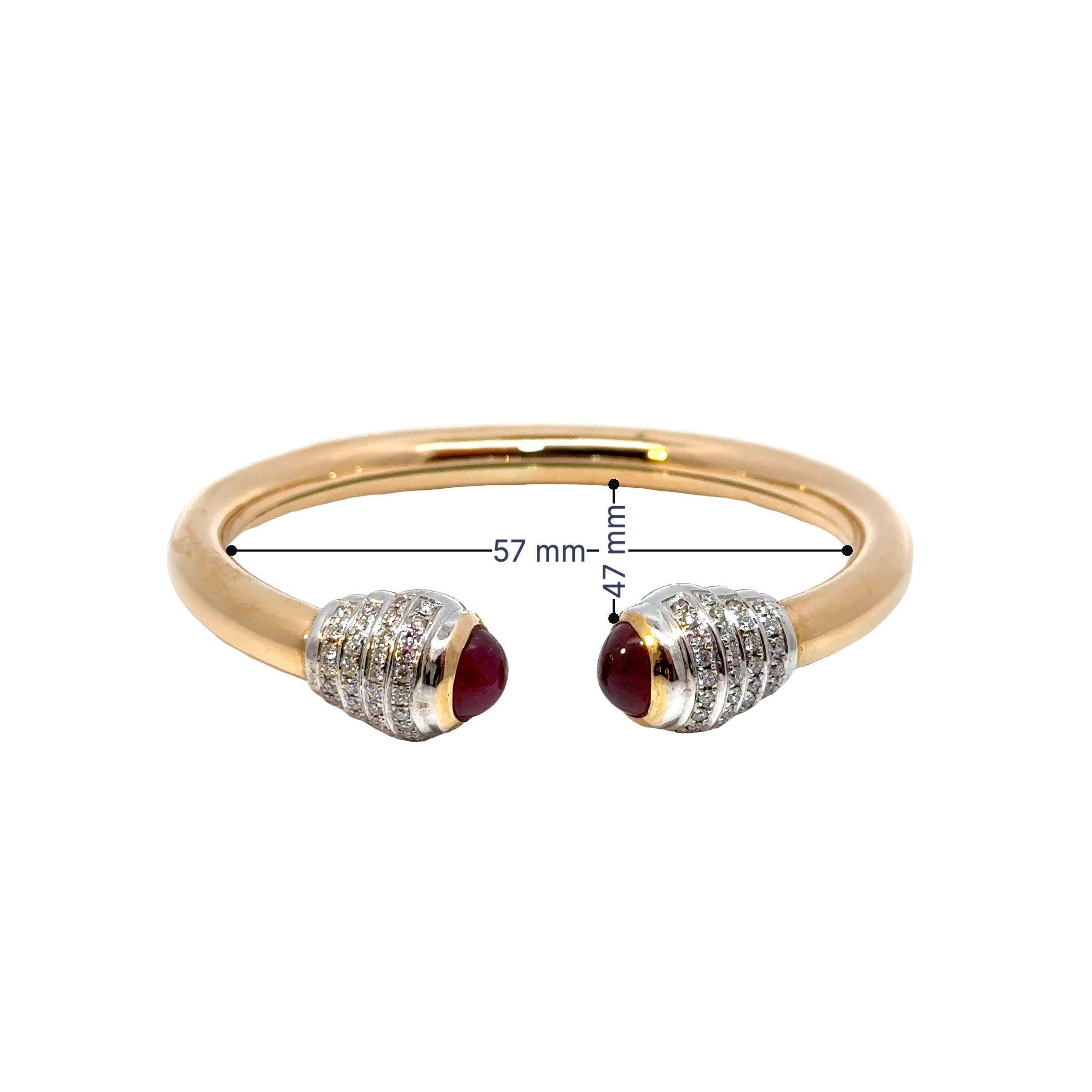 Bracciale Twist-to-wear con rubino cabochon e diamanti in oro rosa 18 carati In condizioni Nuovo in vendita a Hong Kong, HK