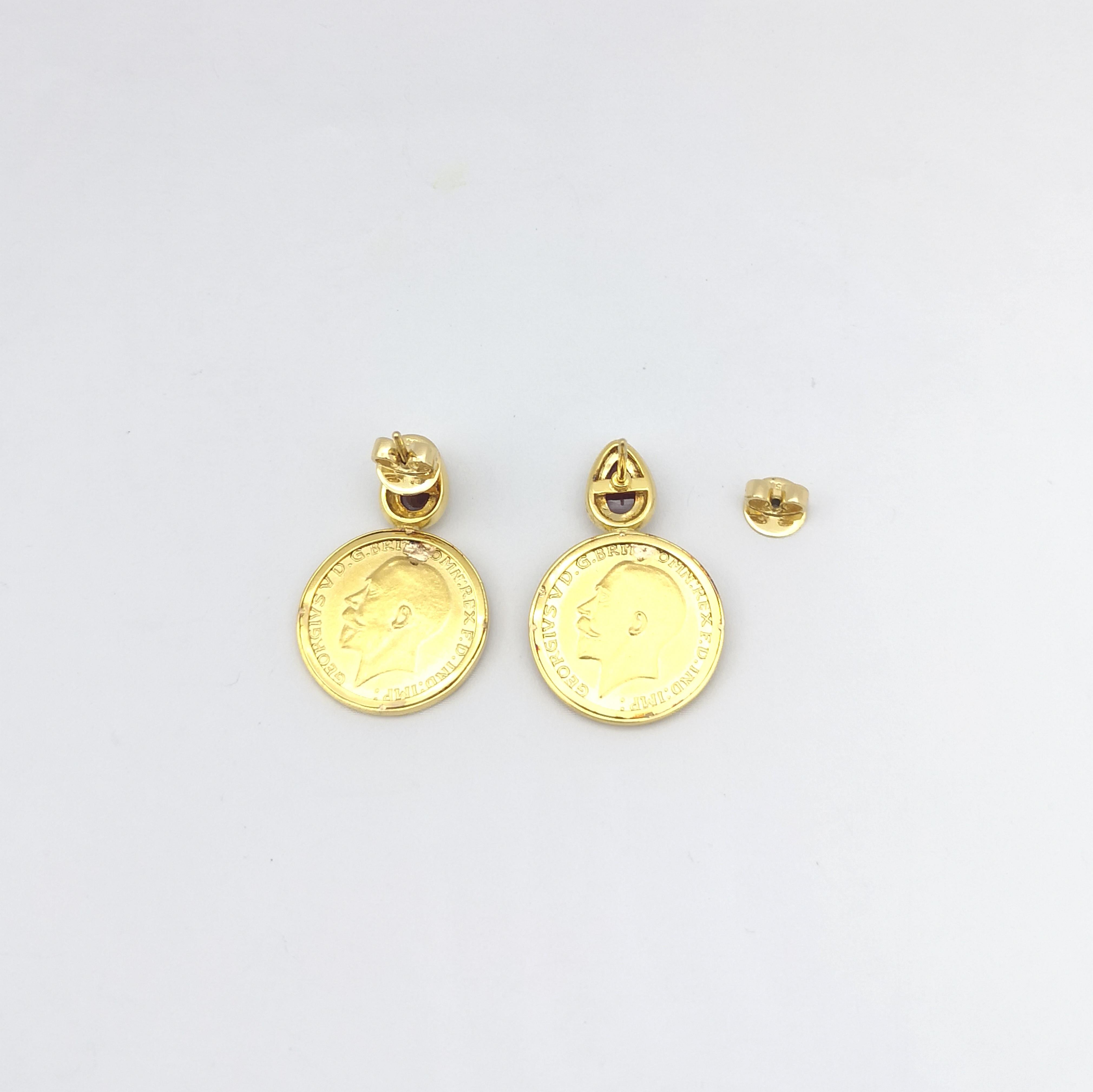 Orecchini di rubini cabochon e monete d'oro con montatura in oro 18 carati in vendita 1