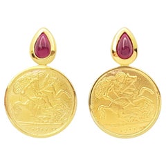 Pendientes de rubí cabujón y monedas de oro engastados en oro de 18 quilates