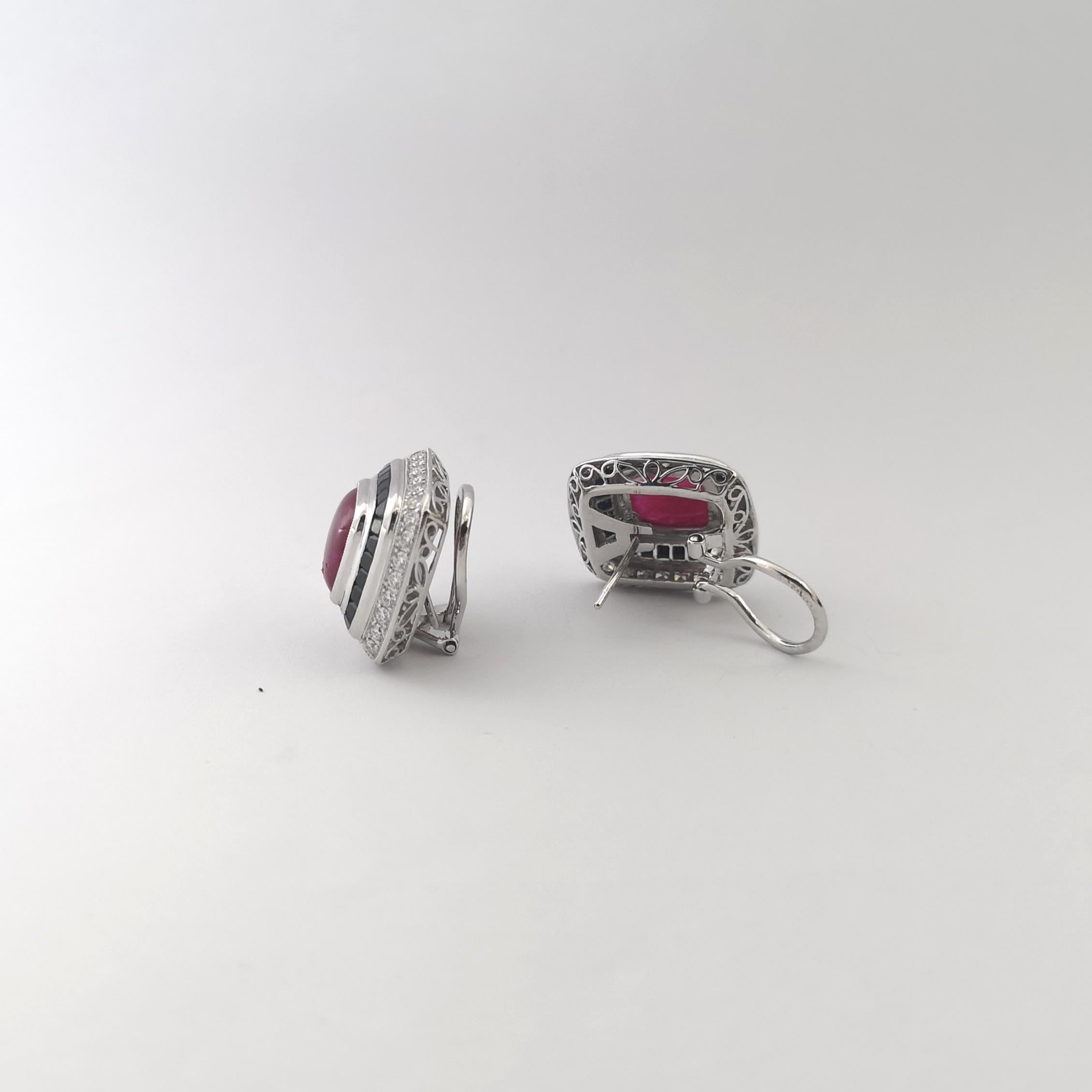 Boucles d'oreilles en or blanc 18 carats, rubis cabochon, saphir noir et diamant Pour femmes en vente