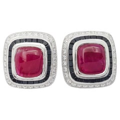 Boucles d'oreilles en or blanc 18 carats, rubis cabochon, saphir noir et diamant