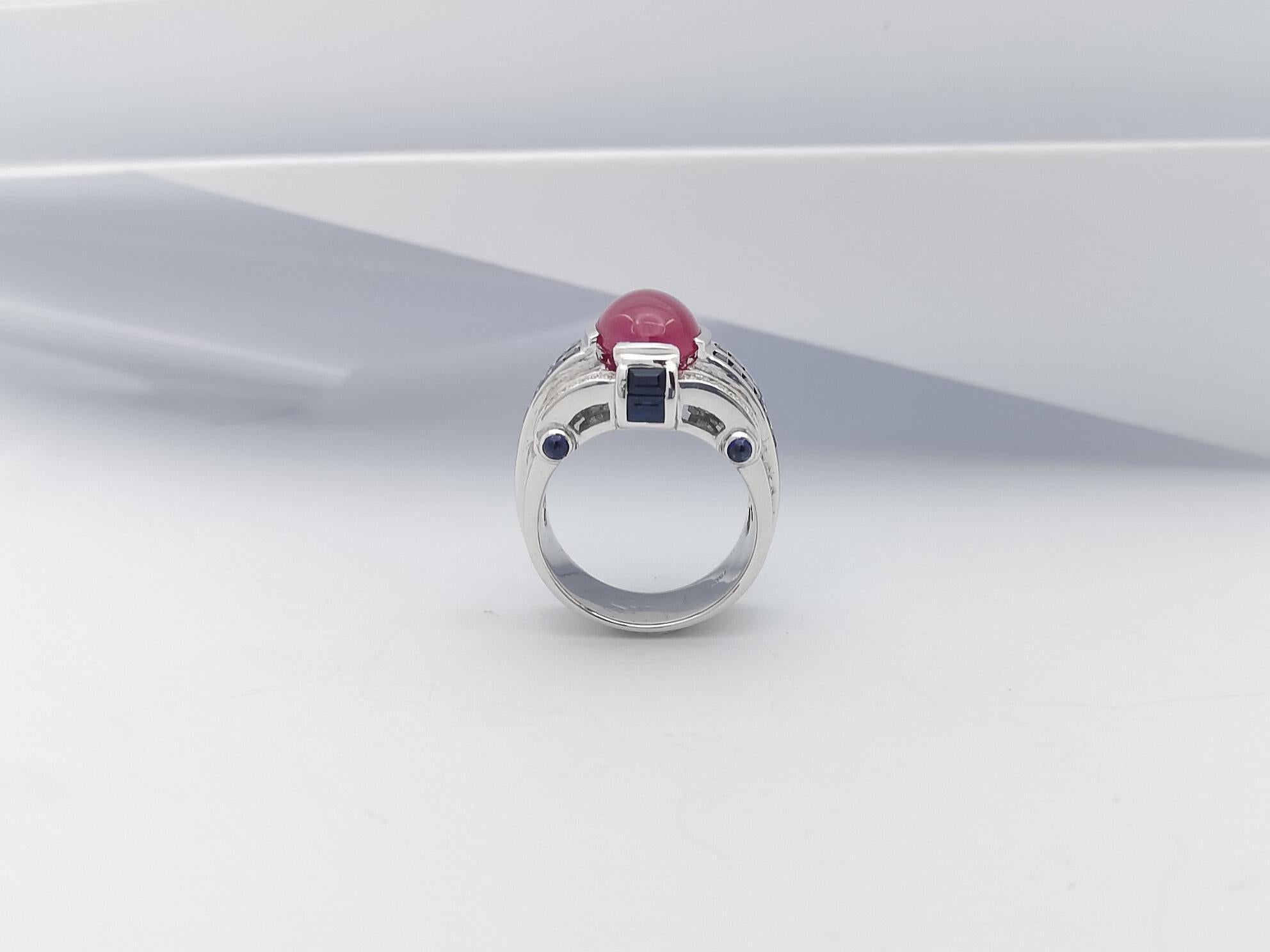Cabochon Ruby, Blue Sapphire and Diamond Ring Set in 18 Karat White Gold Setting For Sale 8