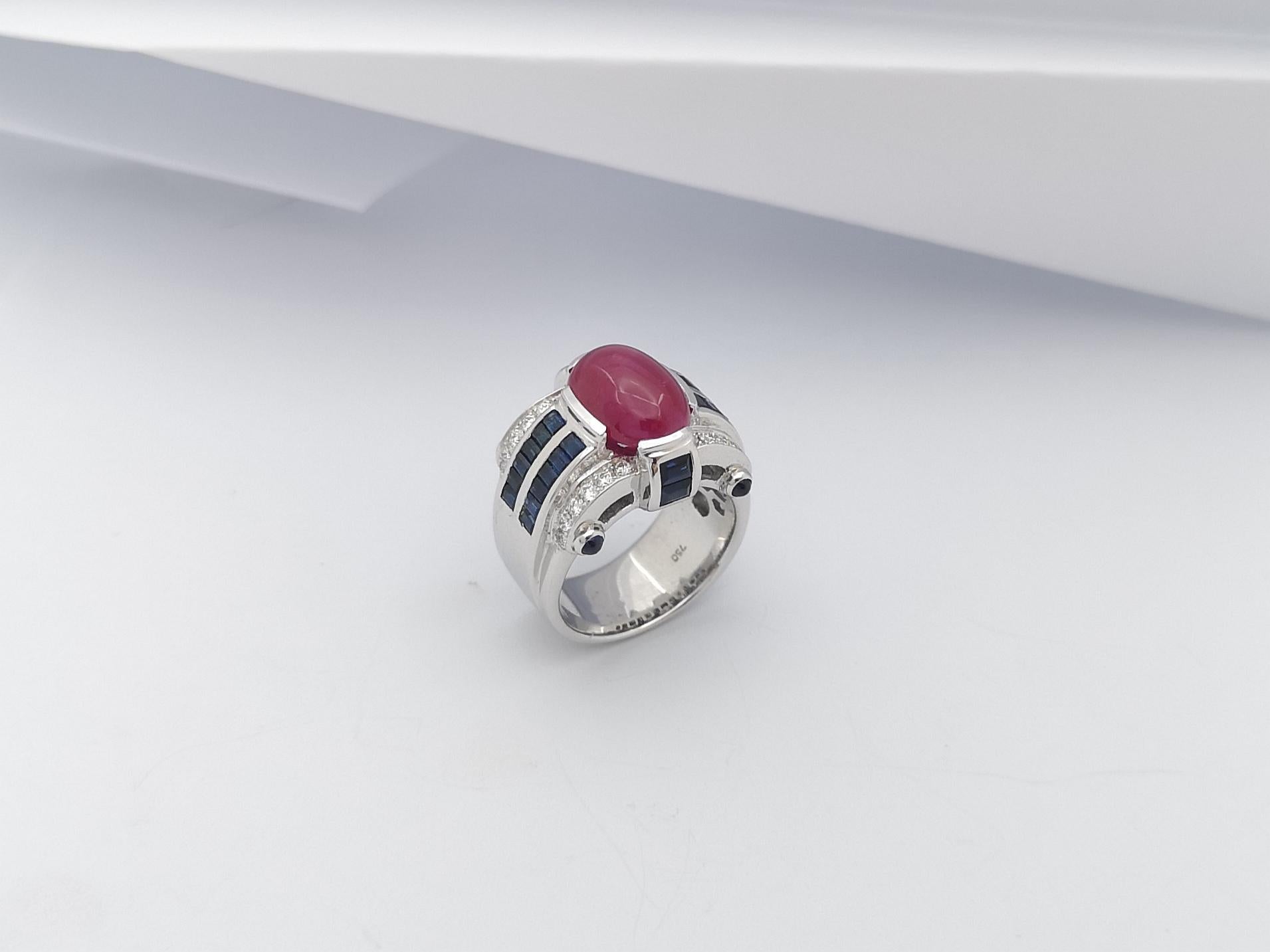 Cabochon Ruby, Blue Sapphire and Diamond Ring Set in 18 Karat White Gold Setting For Sale 10