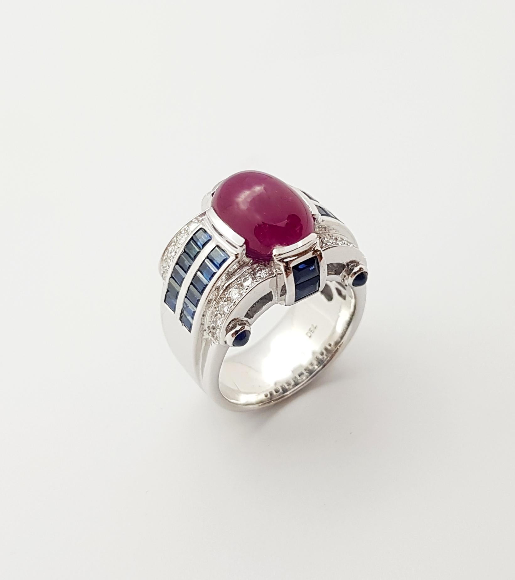 Cabochon Ruby, Blue Sapphire and Diamond Ring Set in 18 Karat White Gold Setting For Sale 11
