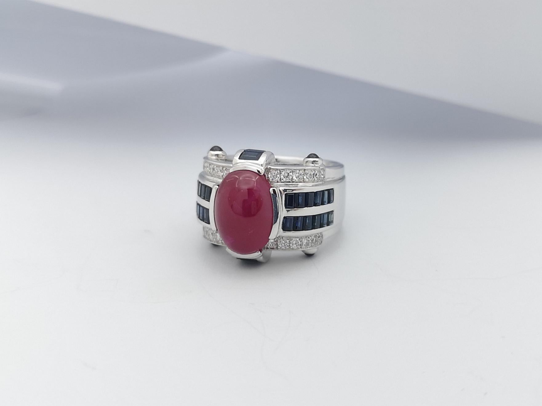 Cabochon Ruby, Blue Sapphire and Diamond Ring Set in 18 Karat White Gold Setting For Sale 3