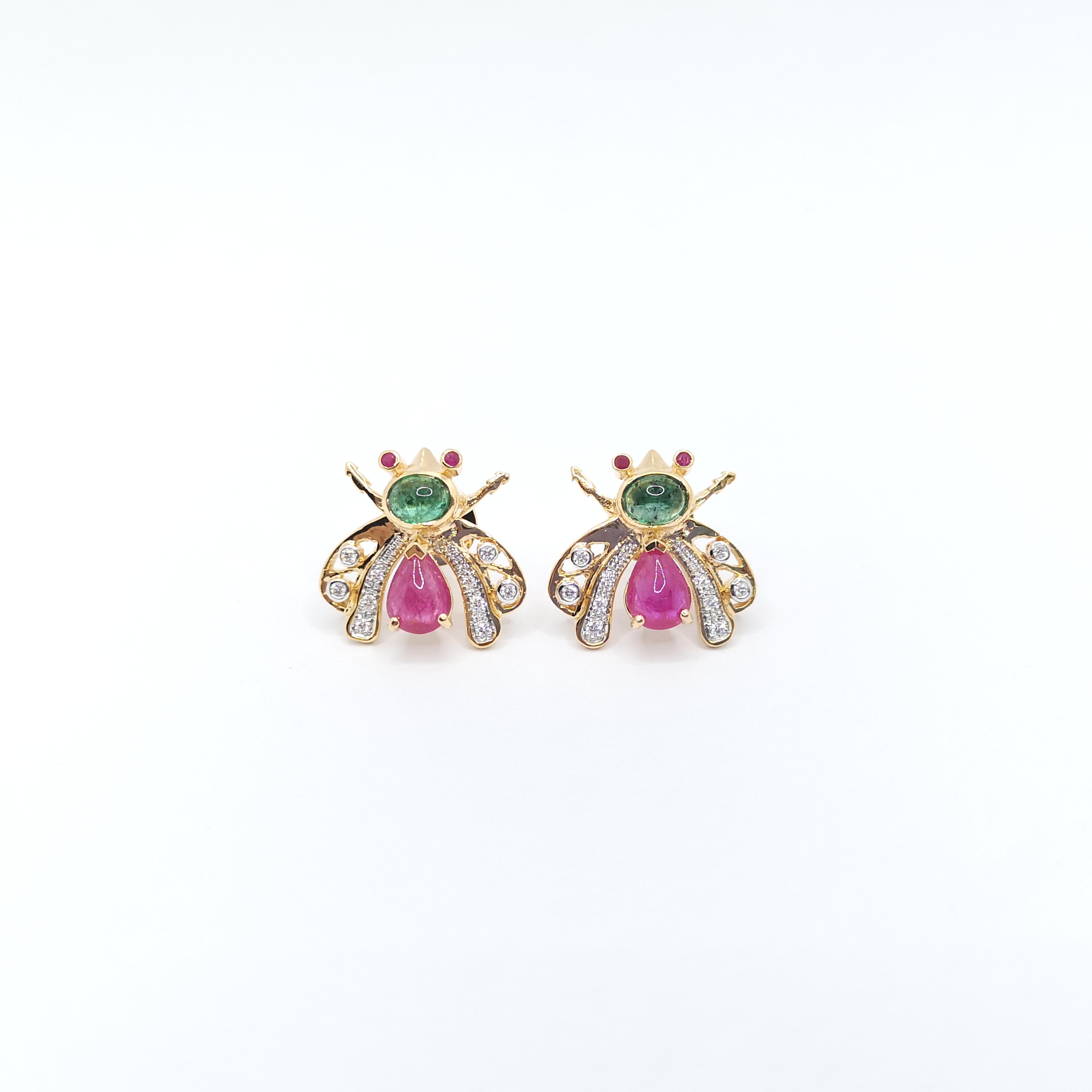 Art Déco Orecchini con rubino cabochon, smeraldo cabochon e diamanti incastonati in oro 18K in vendita