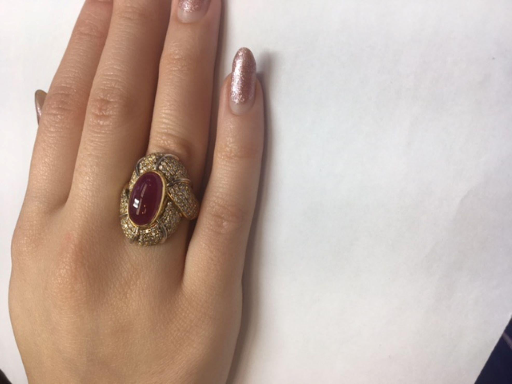 Women's or Men's Cabochon Ruby Diamond 18 Karat Yellow Gold Ring For Sale