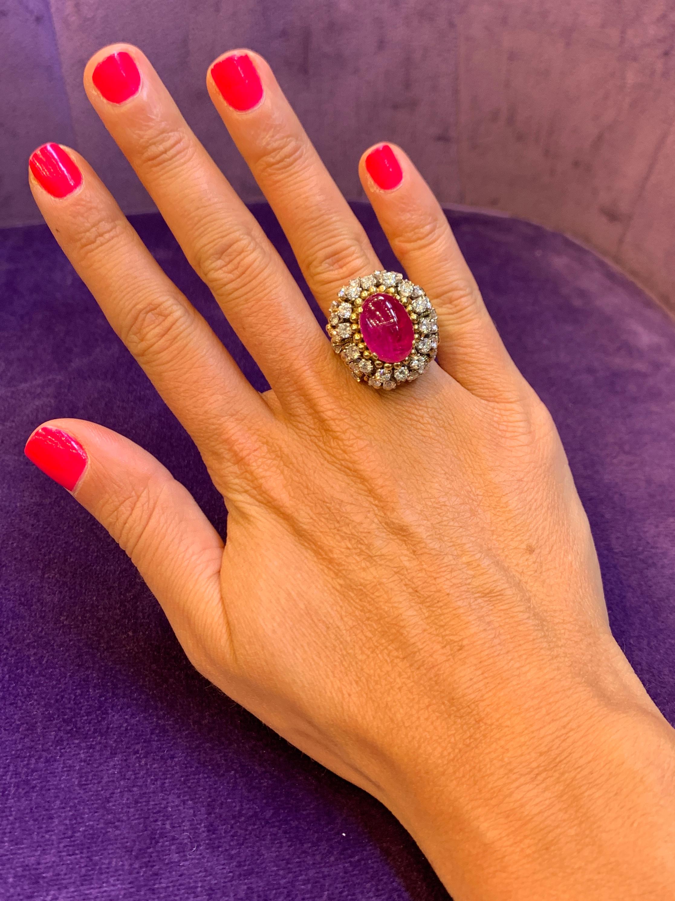 Cocktail-Ring mit Cabochon Rubin & Diamant  im Zustand „Hervorragend“ im Angebot in New York, NY