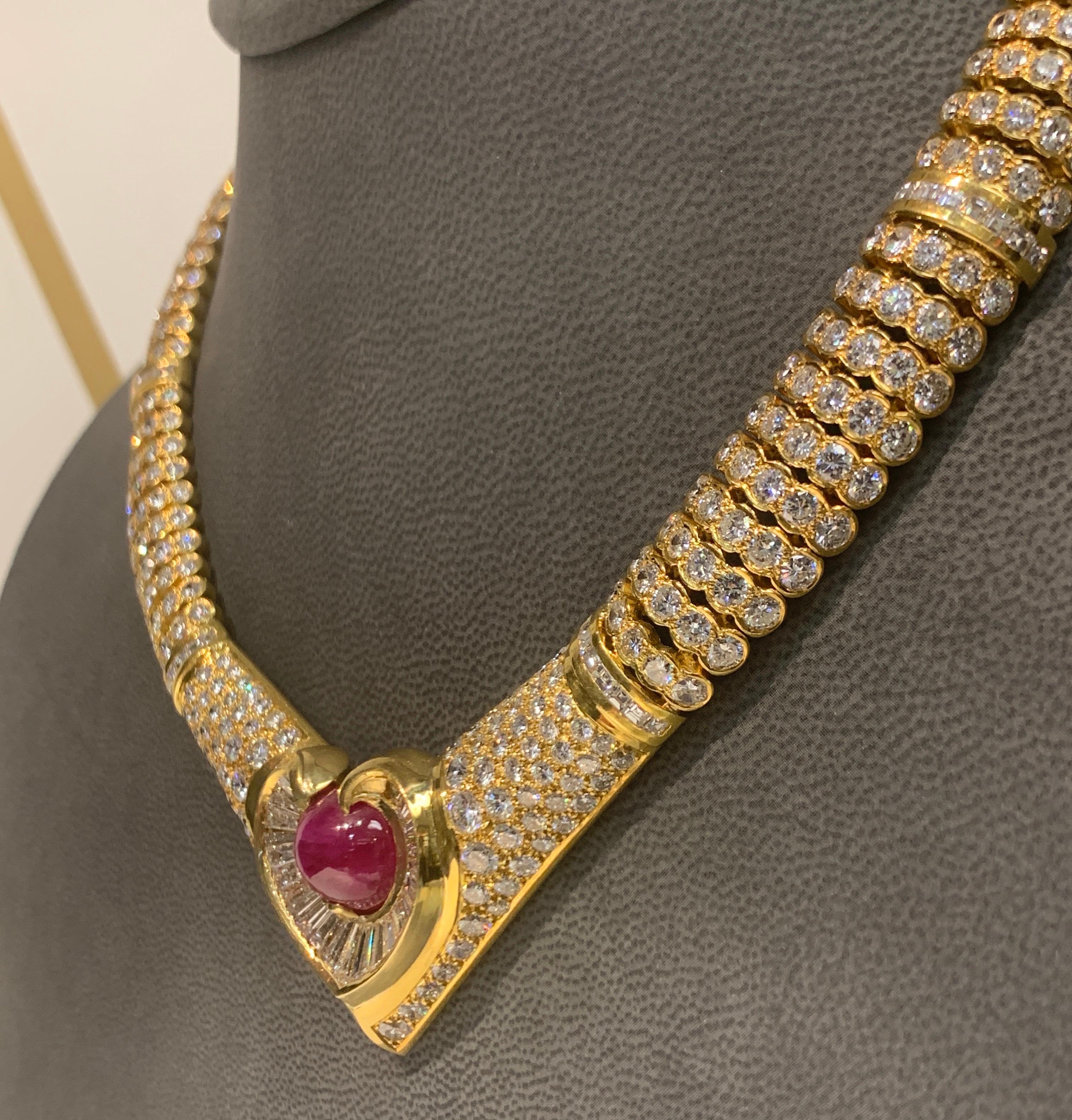 Collana con cuore di rubino e diamanti cabochon in vendita 5