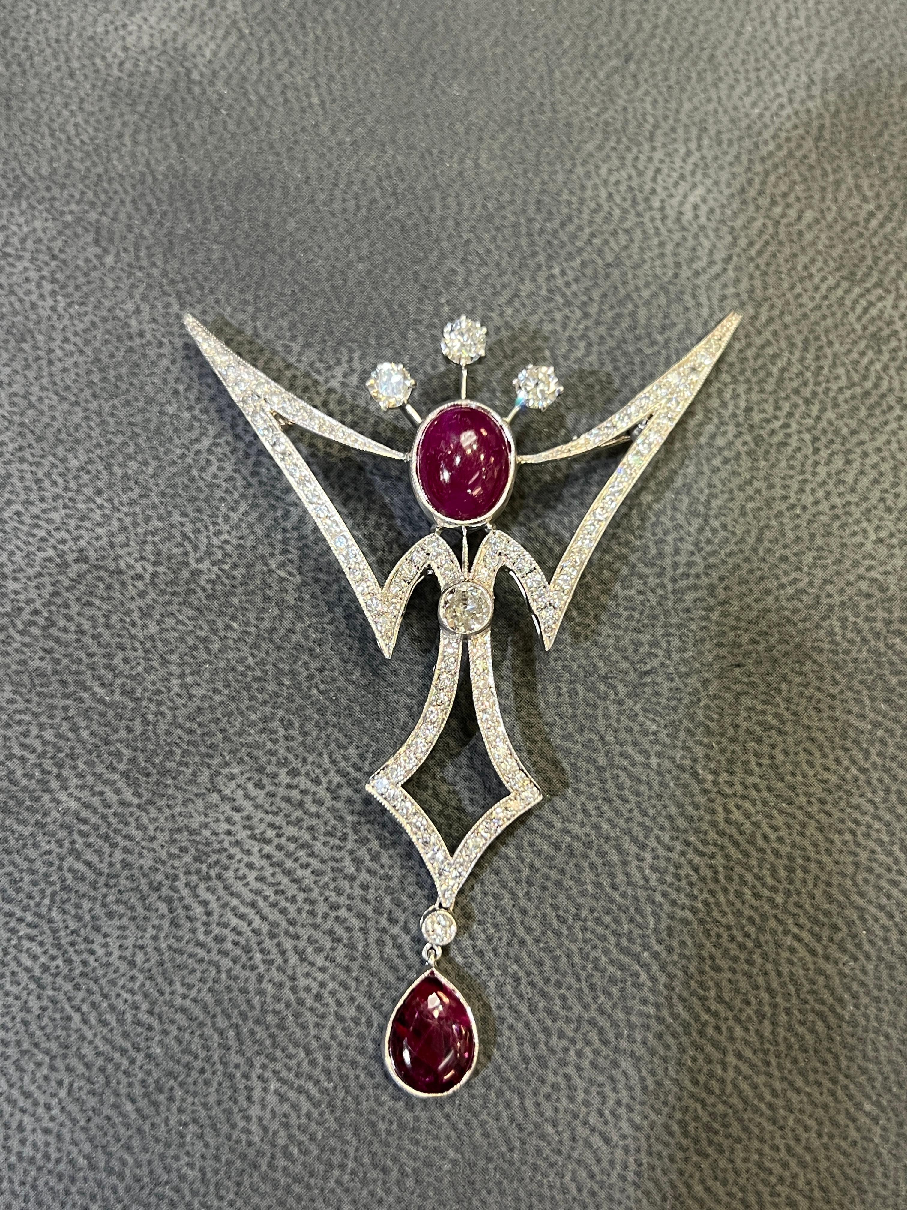 Collana con ciondolo in rubino e diamanti cabochon in vendita 3