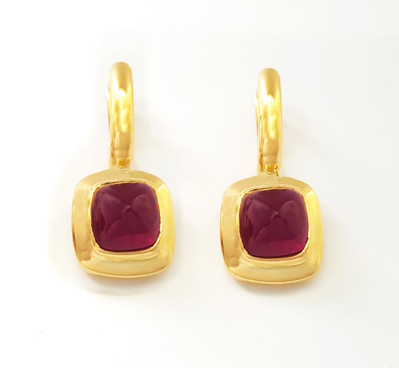Sugarloaf Cabochon Cabochon Ruby Earrings set in 18K Gold Settings For Sale