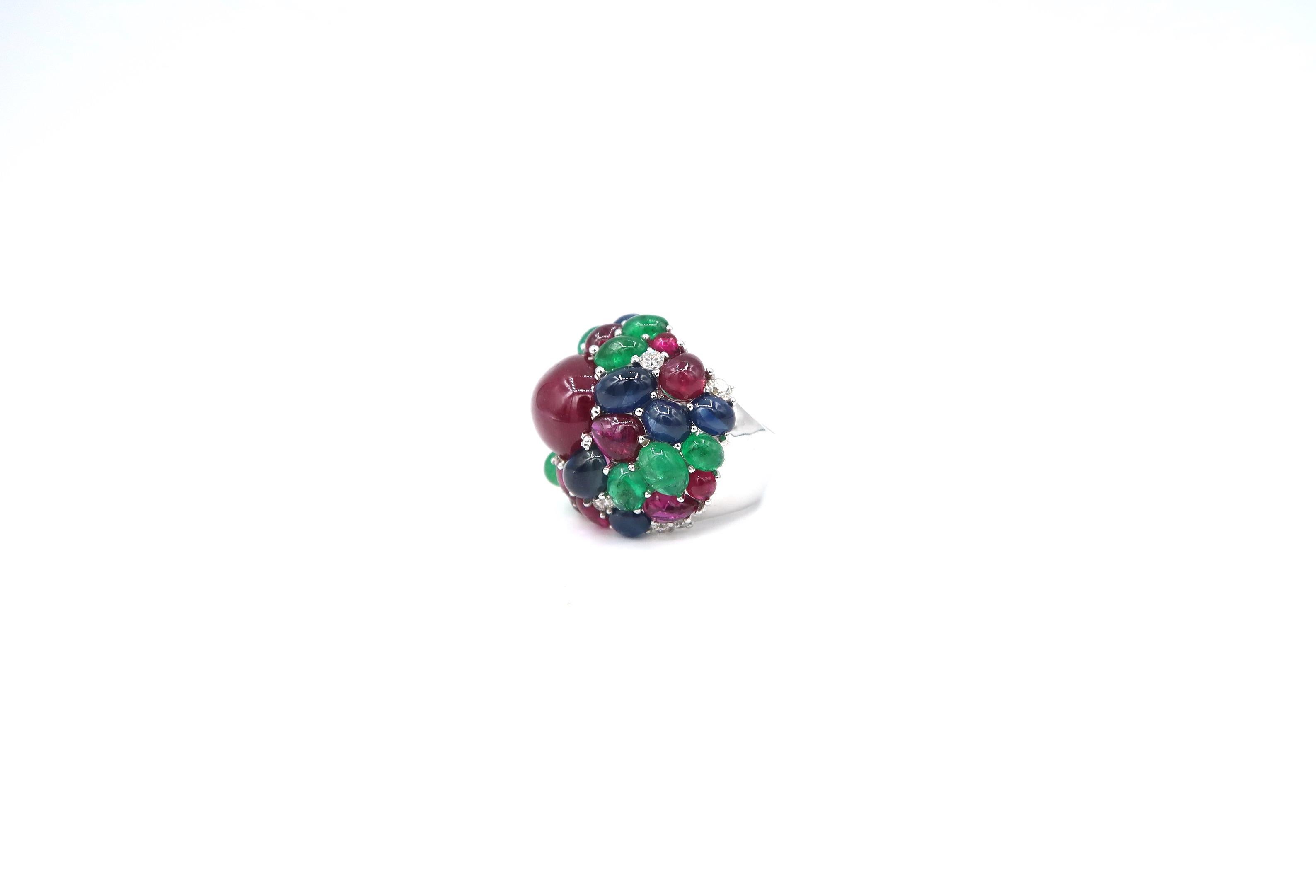Women's or Men's Clustered 39.39 Carat Cabochon Ruby Emerald Sapphire Diamond 18 Karat Gold Ring For Sale