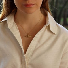 Cabochon Ruby Eyed Bumble Bee Pendant Necklace Set in 9 Karat Yellow Gold