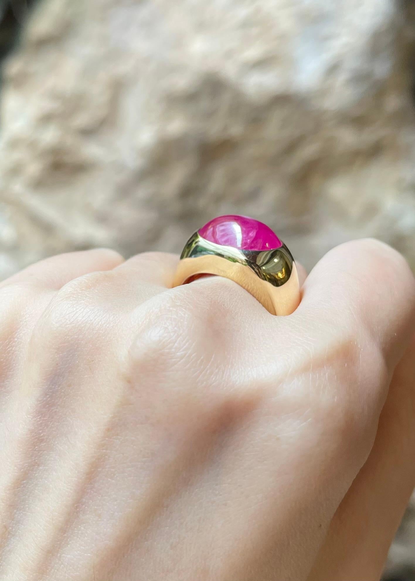 da uomo o donna Anello con rubino cabochon incastonato in oro 18K in vendita