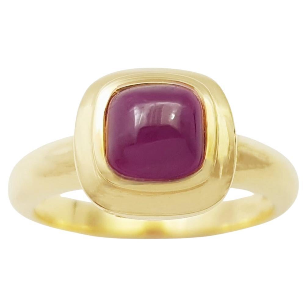 Cabochon Ruby Ring set in 18K Gold Settings For Sale
