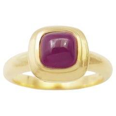 Cabochon Ruby Ring set in 18K Gold Settings