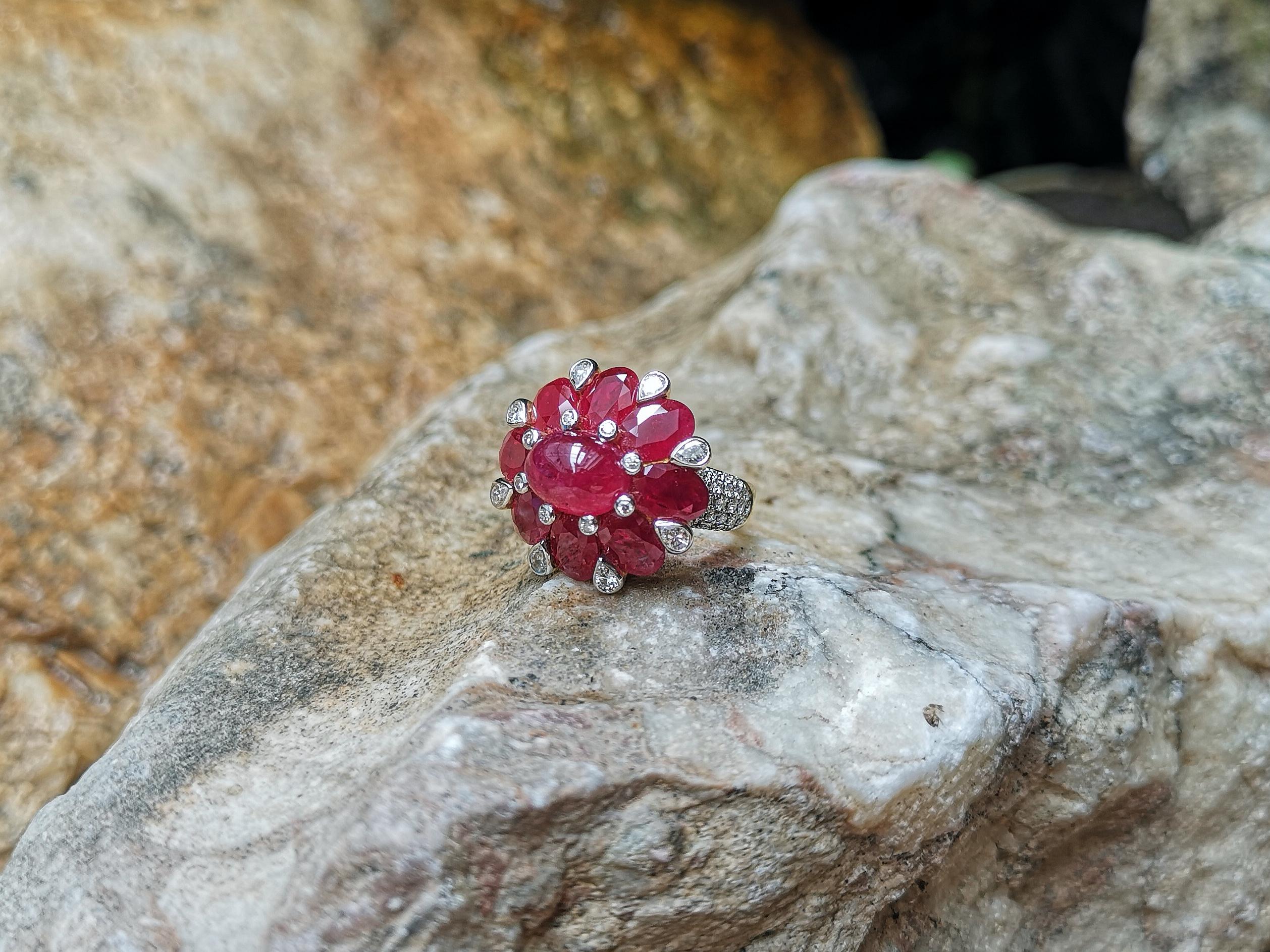 Cabochon Ruby, Ruby with Diamond Ring Set in 18 Karat Gold Settings For Sale 7