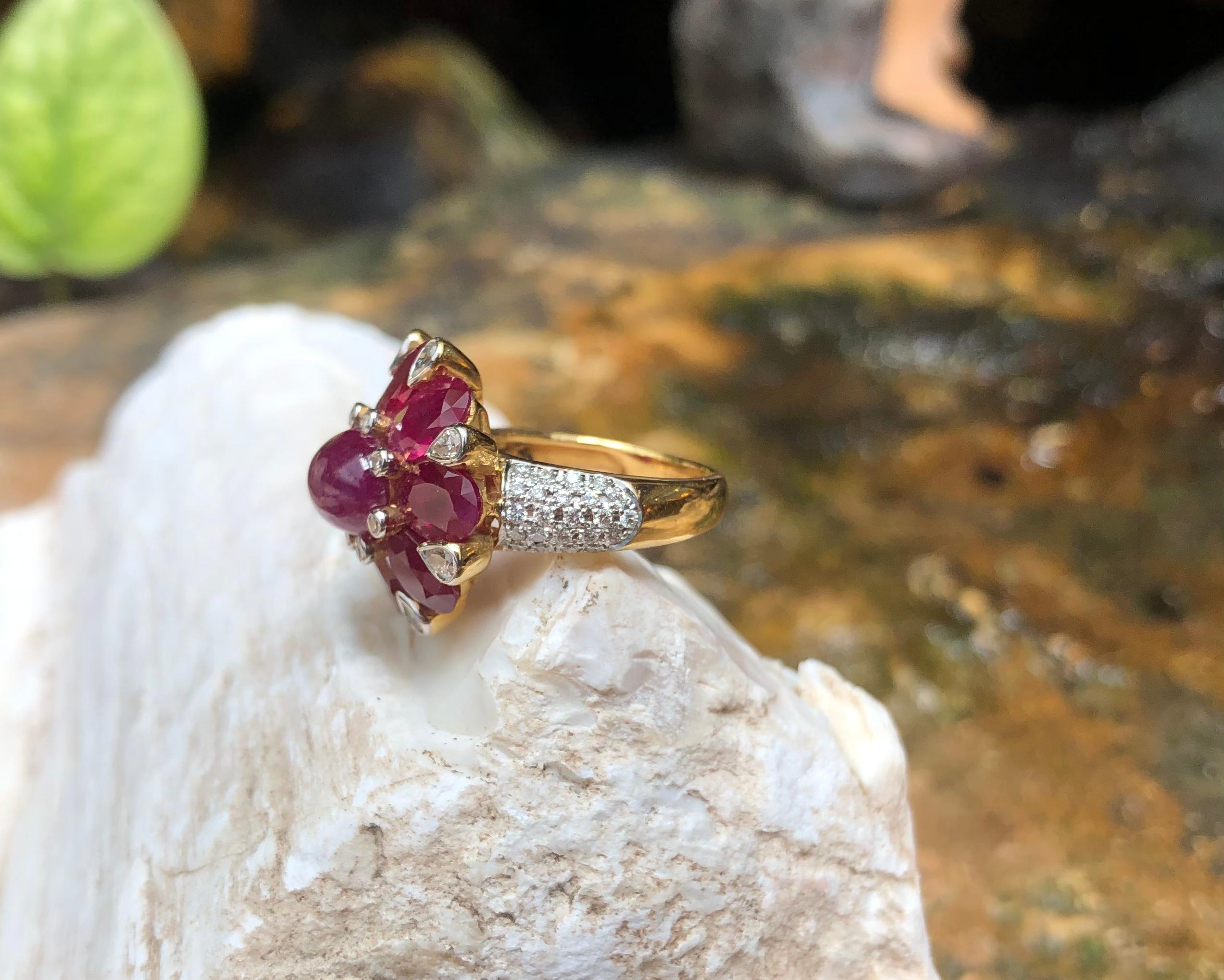 Cabochon Ruby, Ruby with Diamond Ring Set in 18 Karat Gold Settings In New Condition For Sale In Bangkok, TH