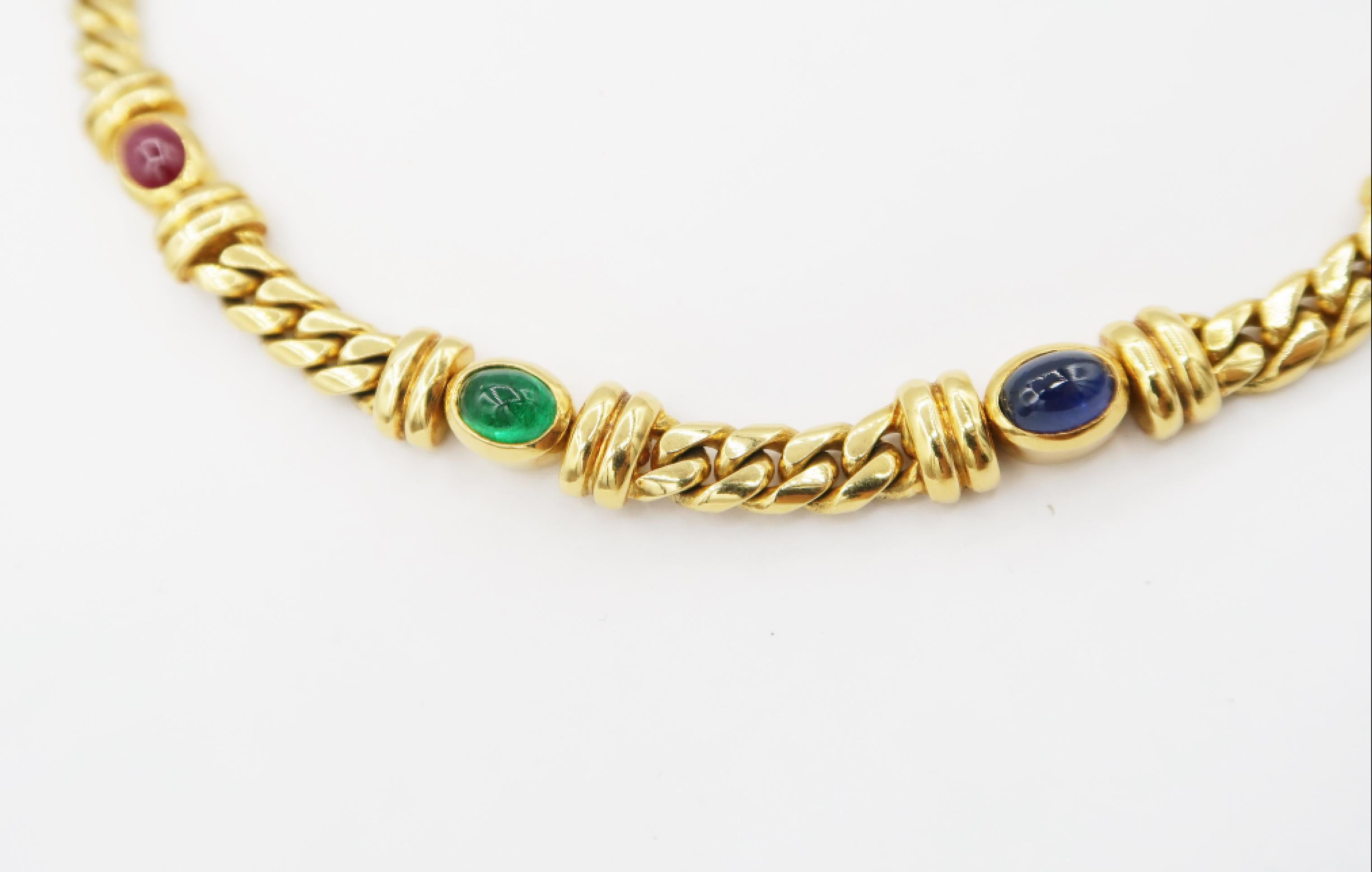 Cabochon Ruby Sapphire Emerald 18K Gold Curb Chain Necklace with Invisible Clasp In Excellent Condition For Sale In Bangkok, TH