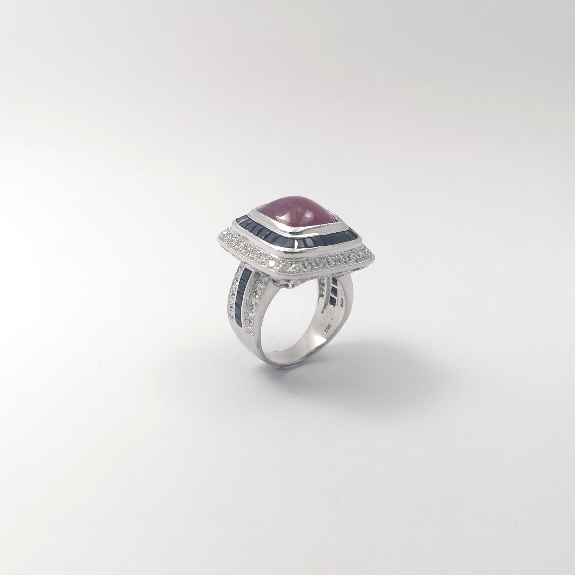 Bague en or blanc 18 carats, rubis cabochon, saphir noir et diamant en vente 8