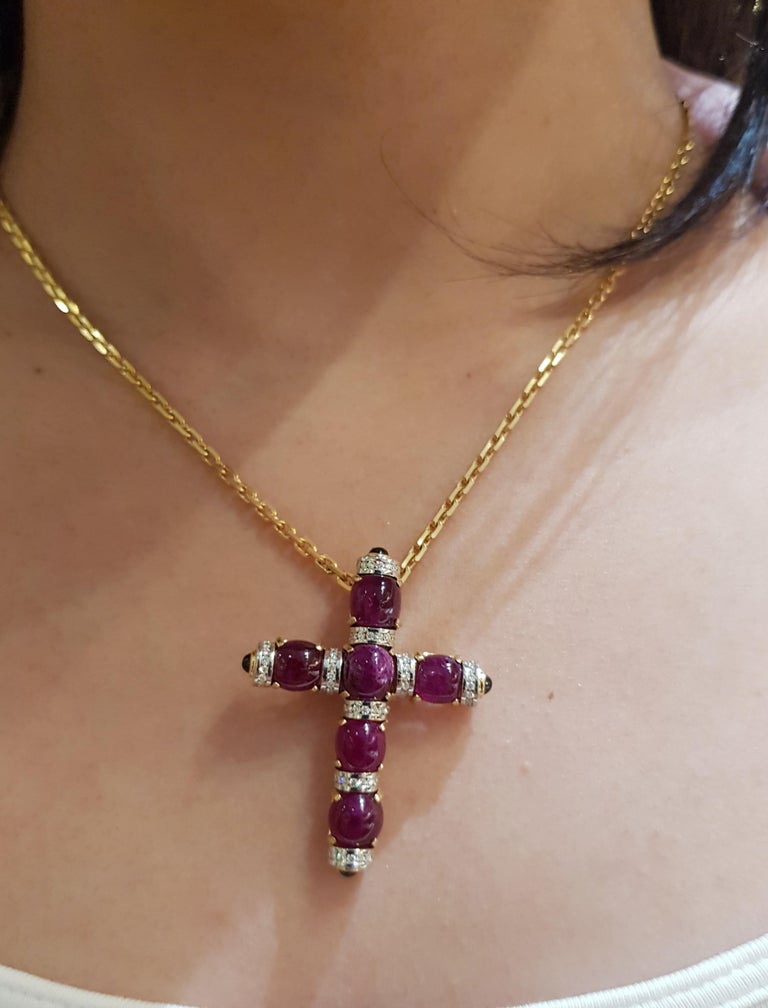 Cabochon Ruby with Blue Sapphire and Diamond Cross Pendant Set in 18 Karat Gold For Sale 2