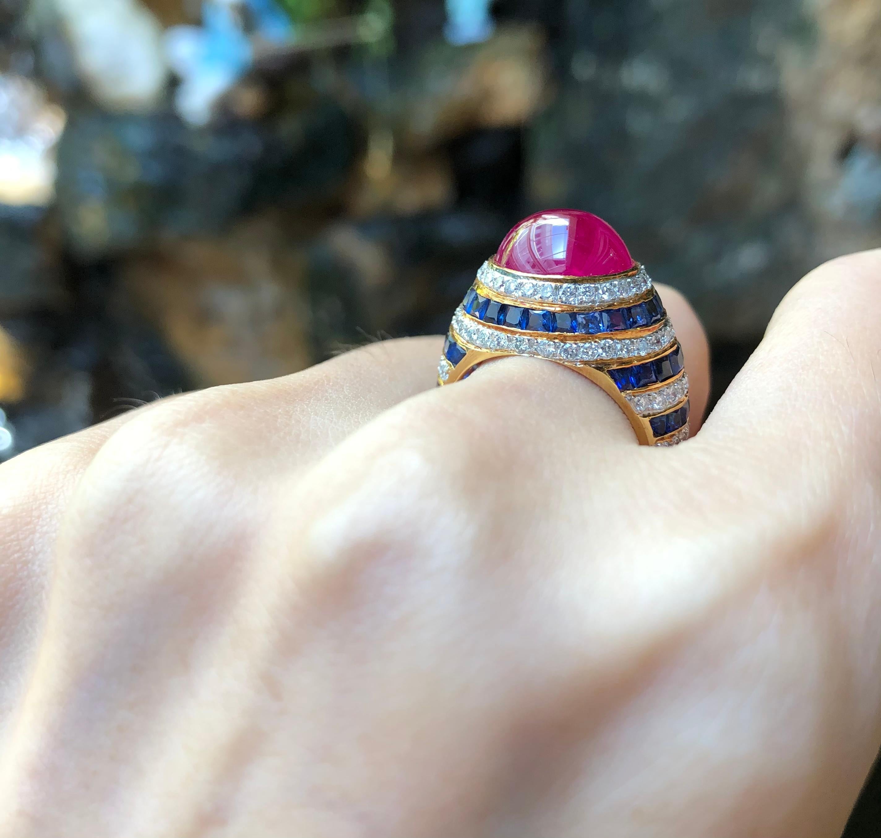 Contemporary Cabochon Ruby with Blue Sapphire and Diamond Ring Set in 18 Karat Gold Settings For Sale