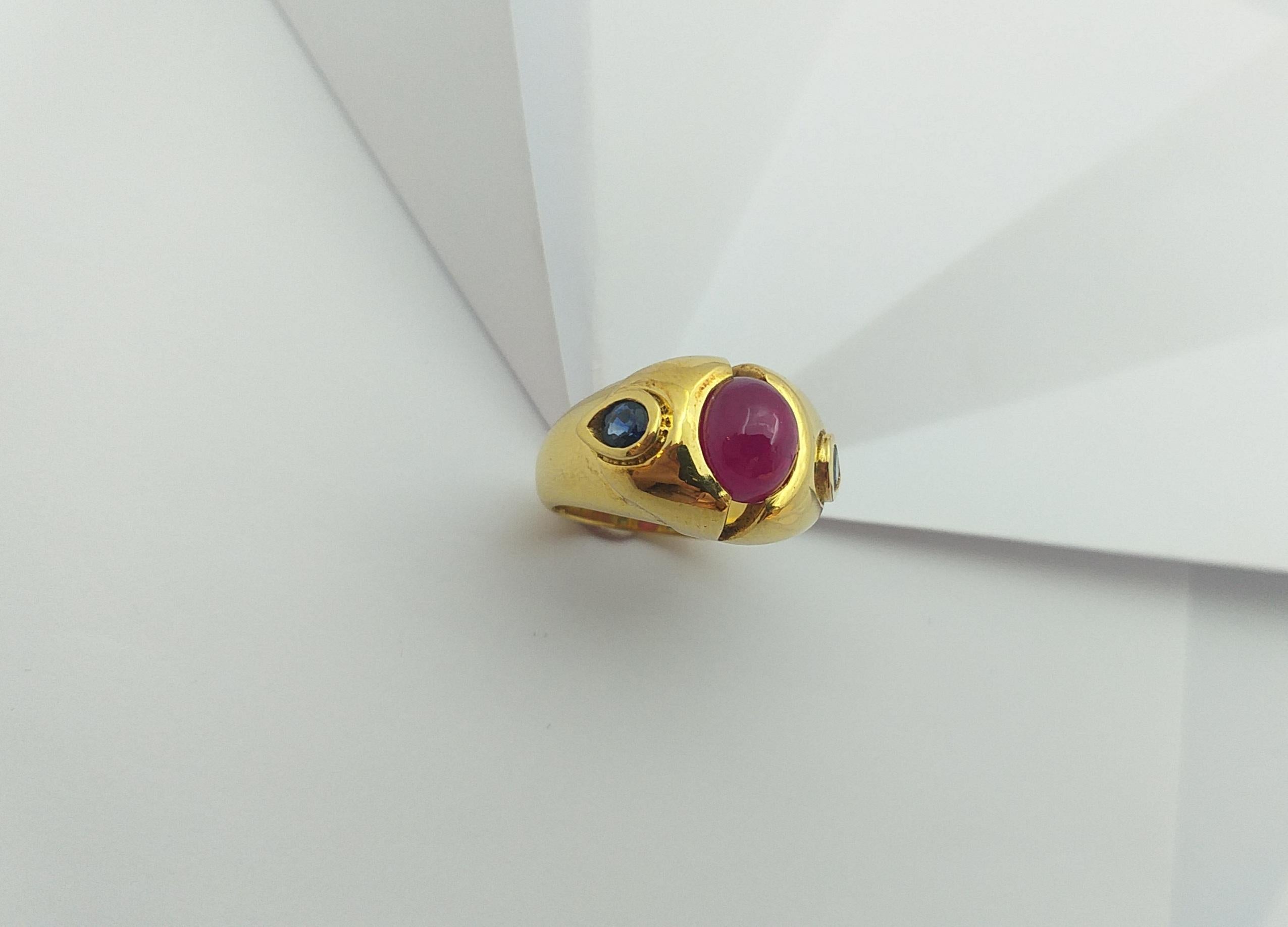 Cabochon Ruby with Blue Sapphire Ring set in 18 Karat Gold Settings For Sale 4