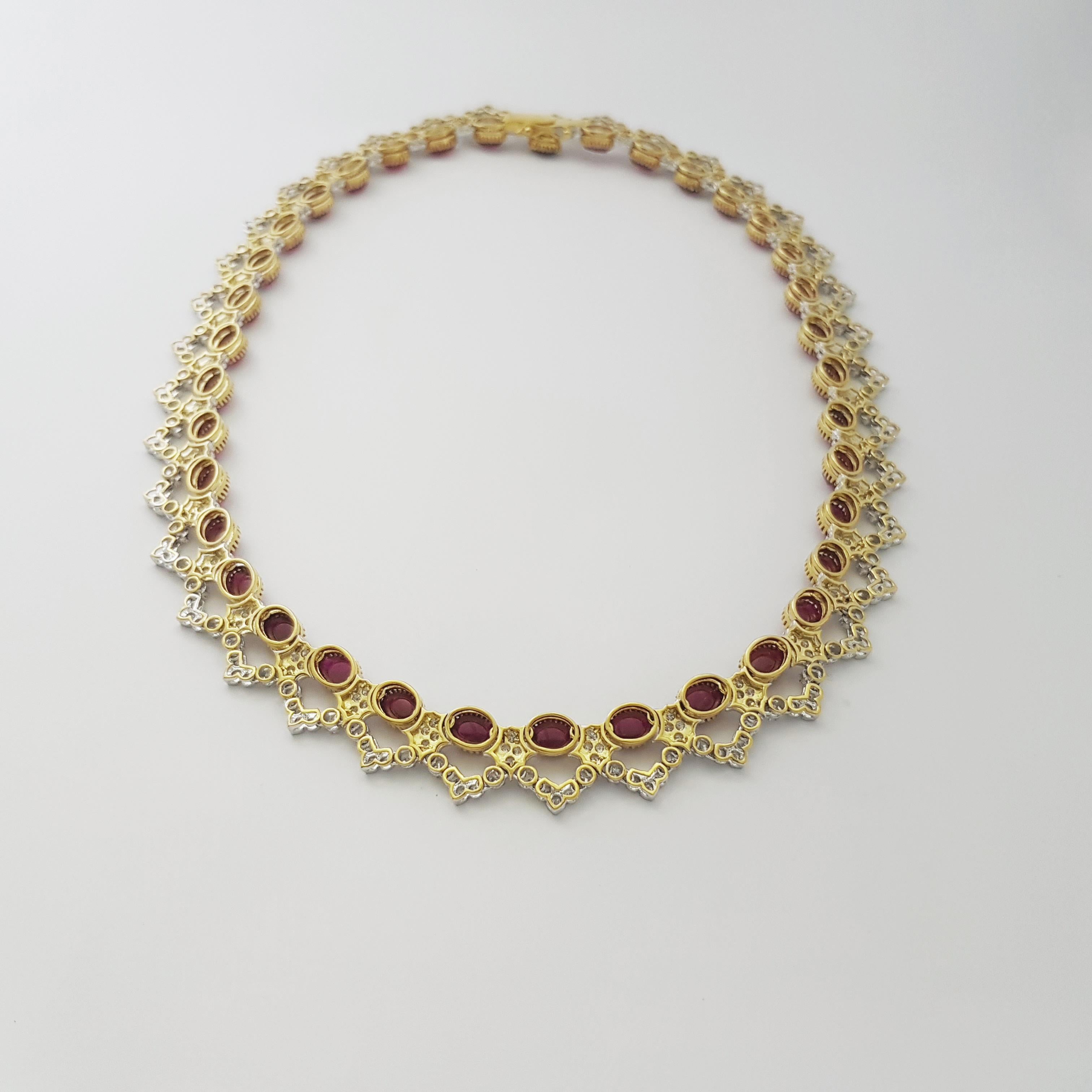 Collier de rubis cabochon avec diamants en or 18 carats Neuf - En vente à Bangkok, TH
