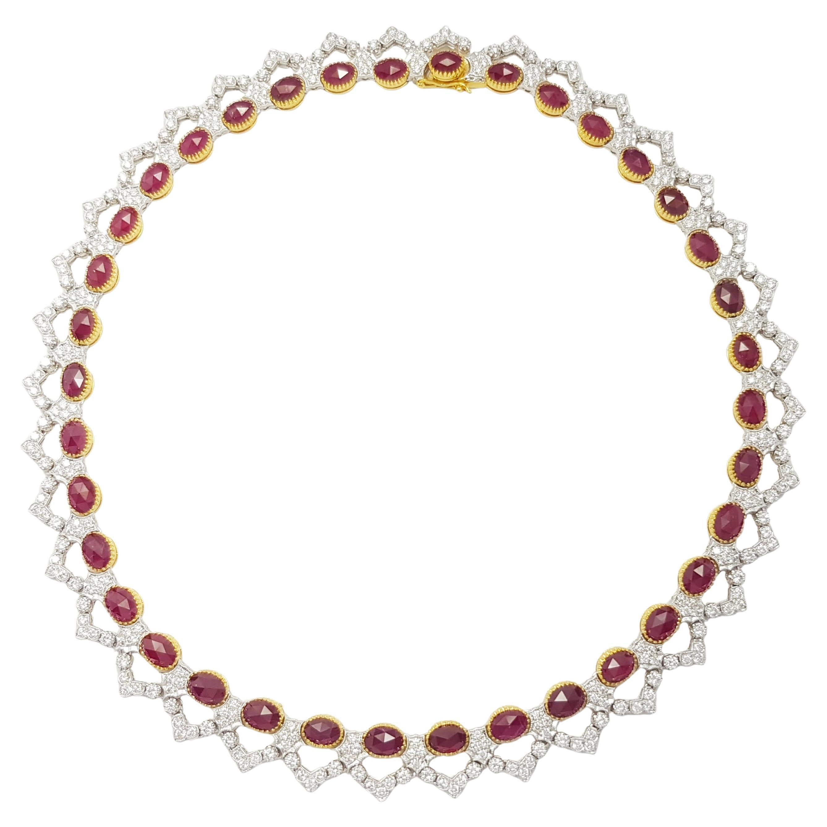 Cabochon Rubin mit Diamant-Halskette in 18K Goldfassung