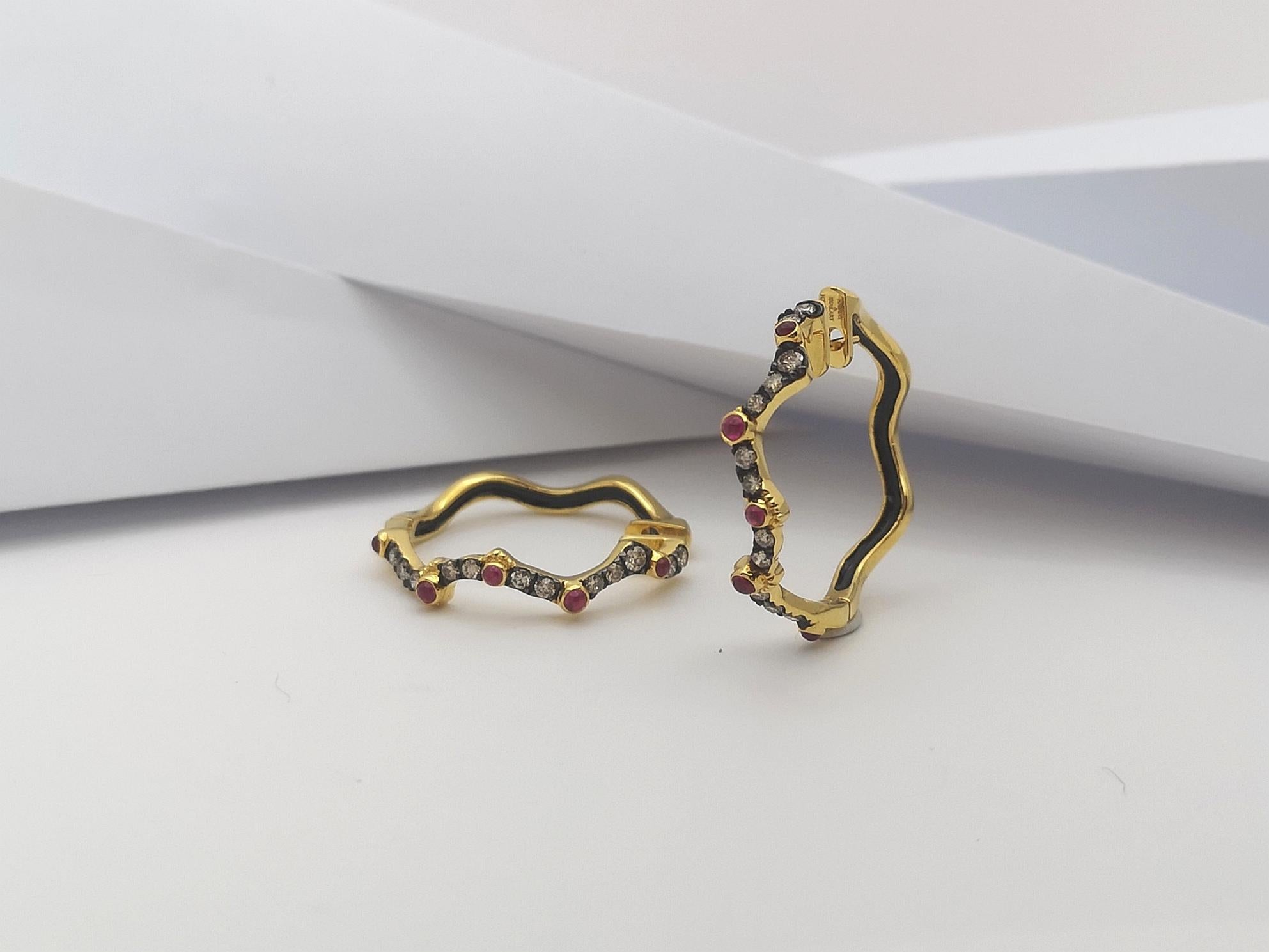 Cabochon Ruby with Diamond Organic Hoop Earrings Set in 18 Karat Gold Settings For Sale 3