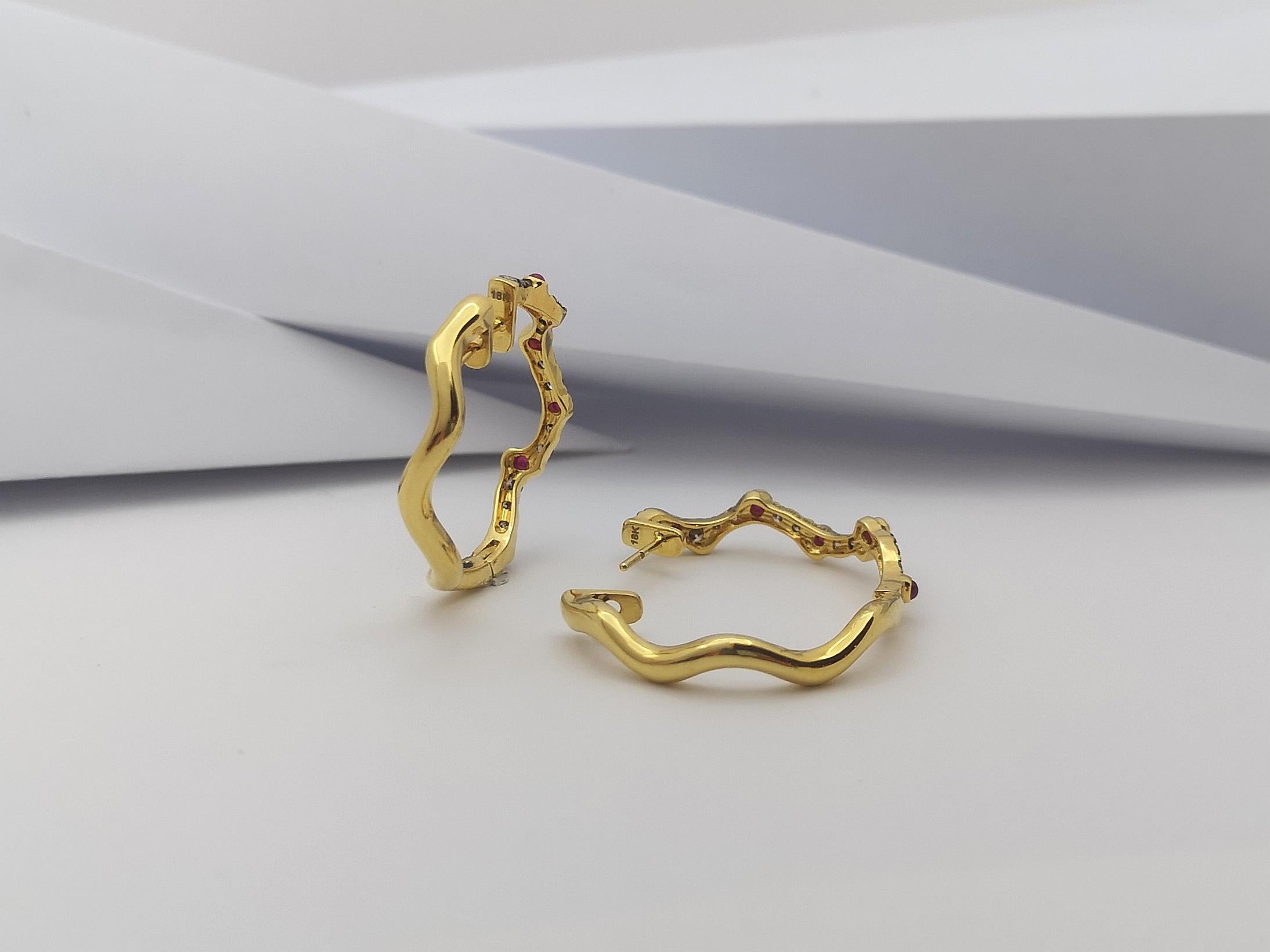 Cabochon Ruby with Diamond Organic Hoop Earrings Set in 18 Karat Gold Settings For Sale 1