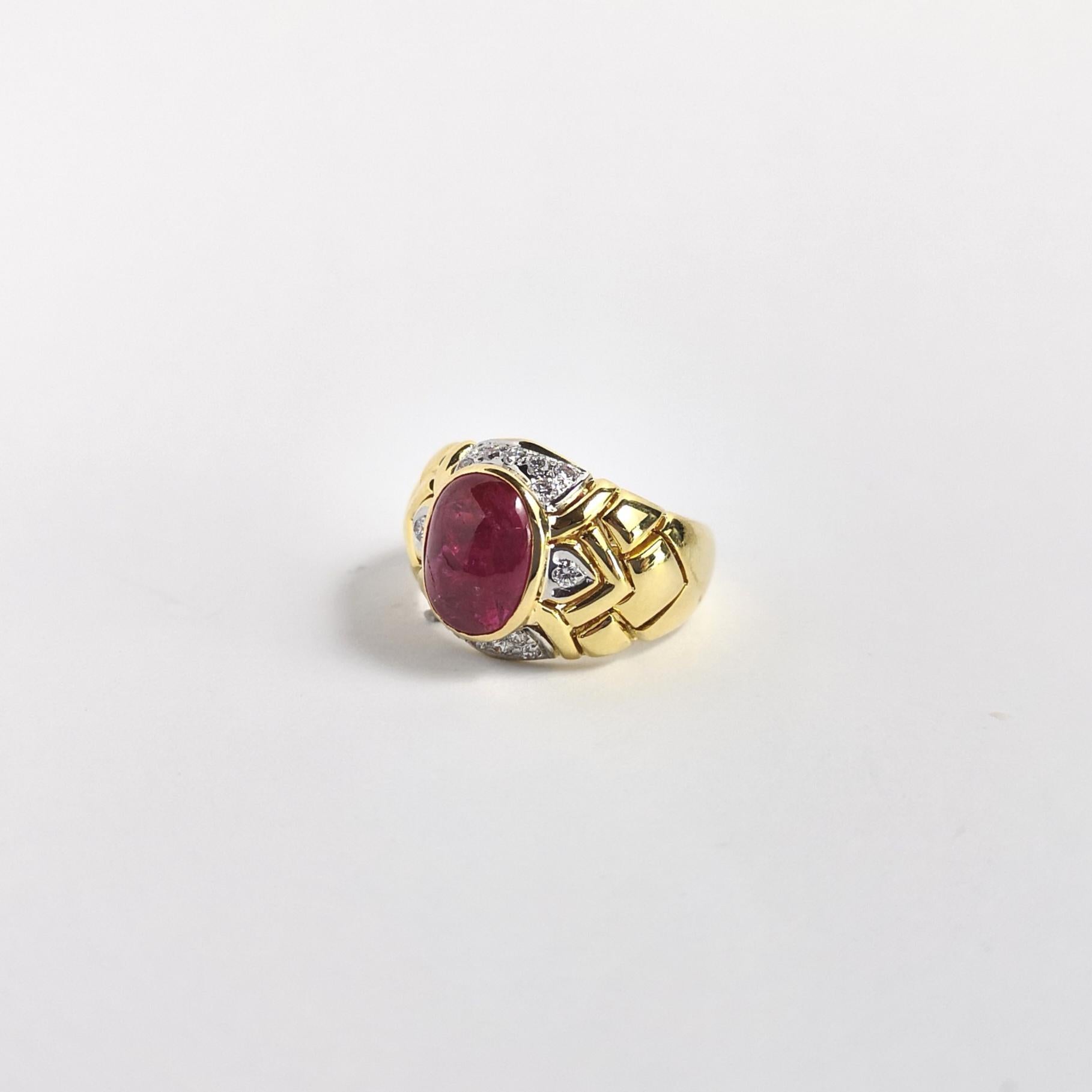 Cabochon-Rubin mit Diamantring in 18 Karat Gold gefasst im Angebot 8
