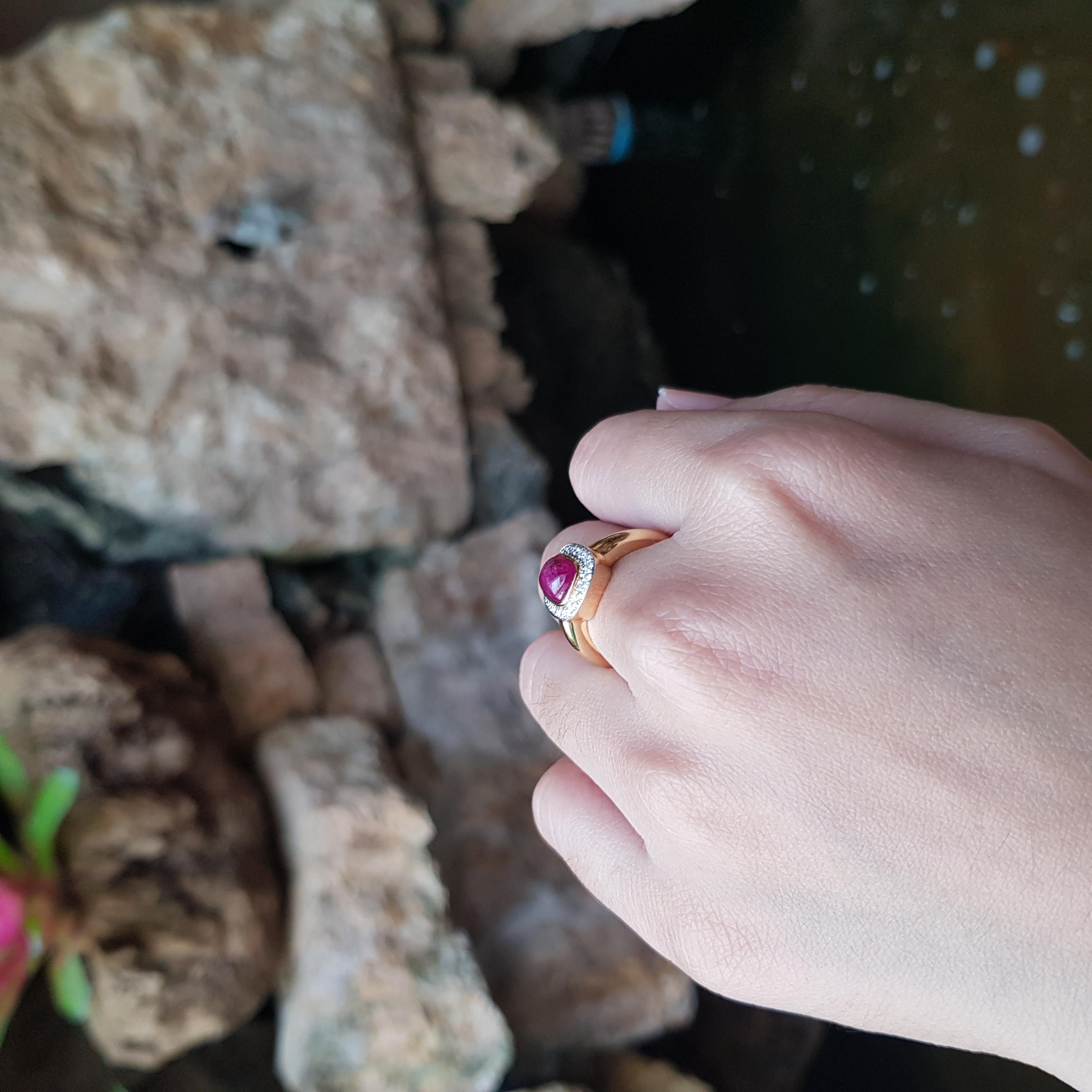 Anillo de Rubí Cabujón con Diamantes engastado en Oro de 18K en Nuevo estado para la venta en Bangkok, TH