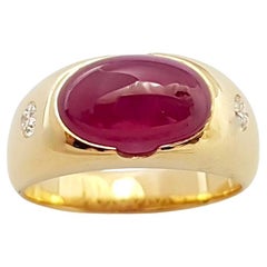 Anillo de Rubí Cabujón con Diamantes engastado en Oro de 18K