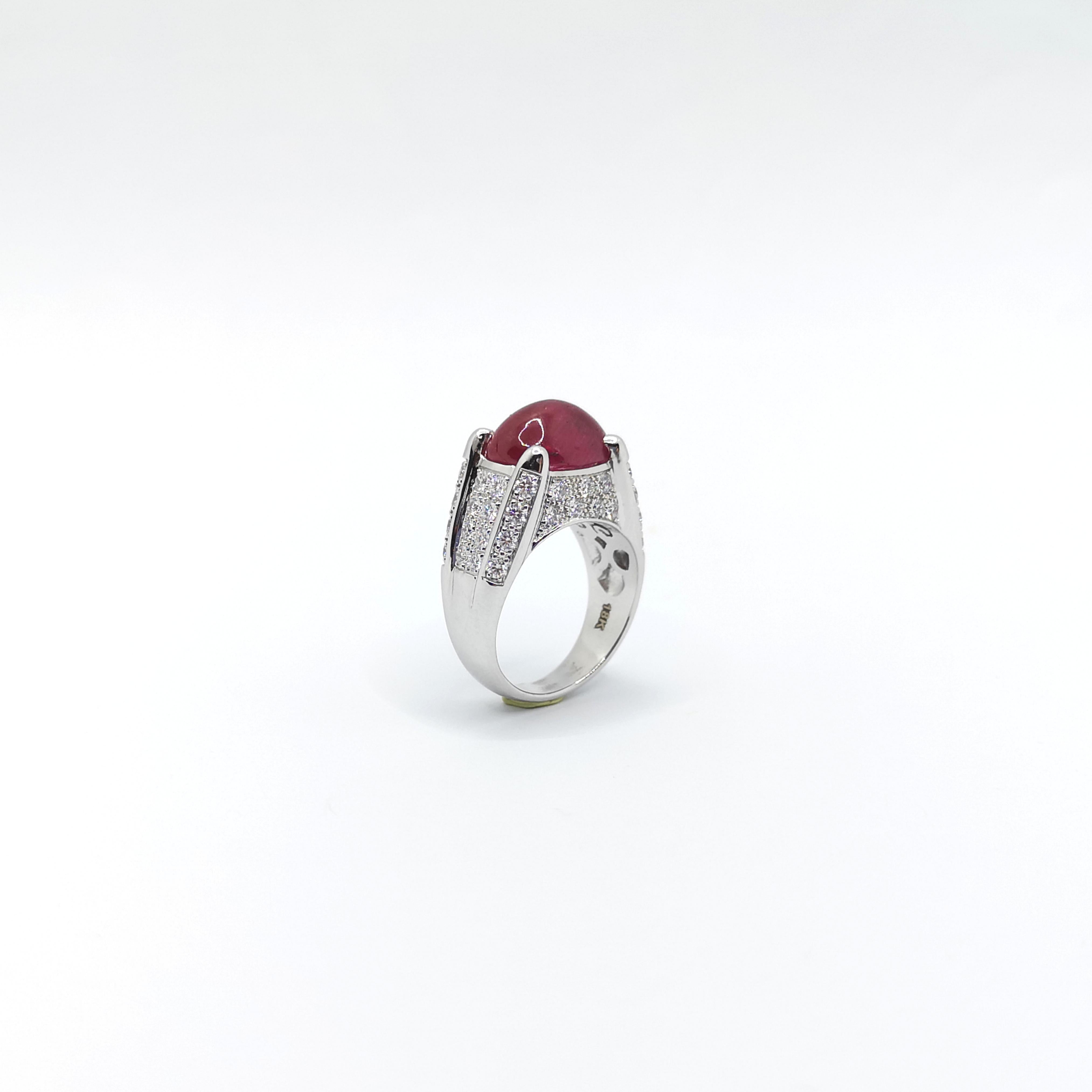Cabochon Rubin mit Diamantring in 18K Weißgoldfassung im Angebot 7