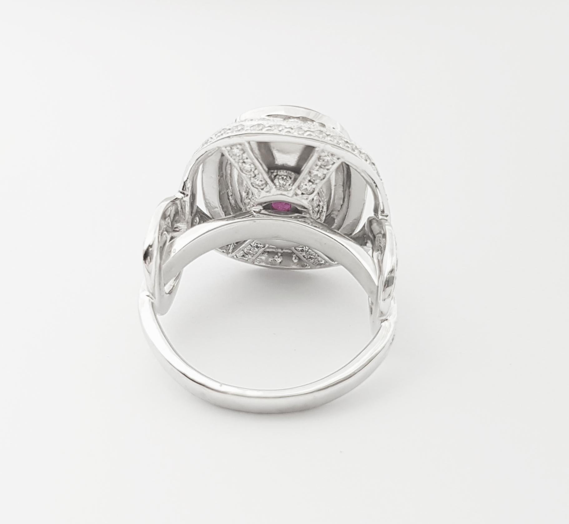 Anello con rubino cabochon e diamante incastonato in oro bianco 18 carati in vendita 2