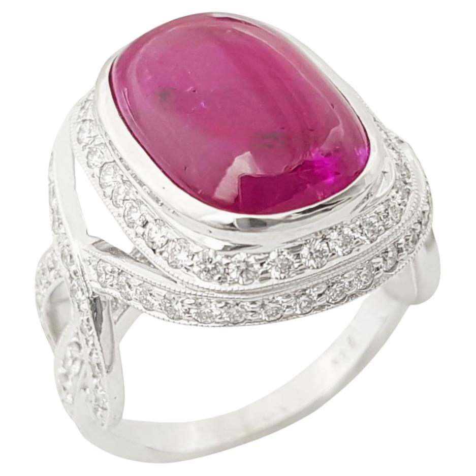 Anello con rubino cabochon e diamante incastonato in oro bianco 18 carati in vendita