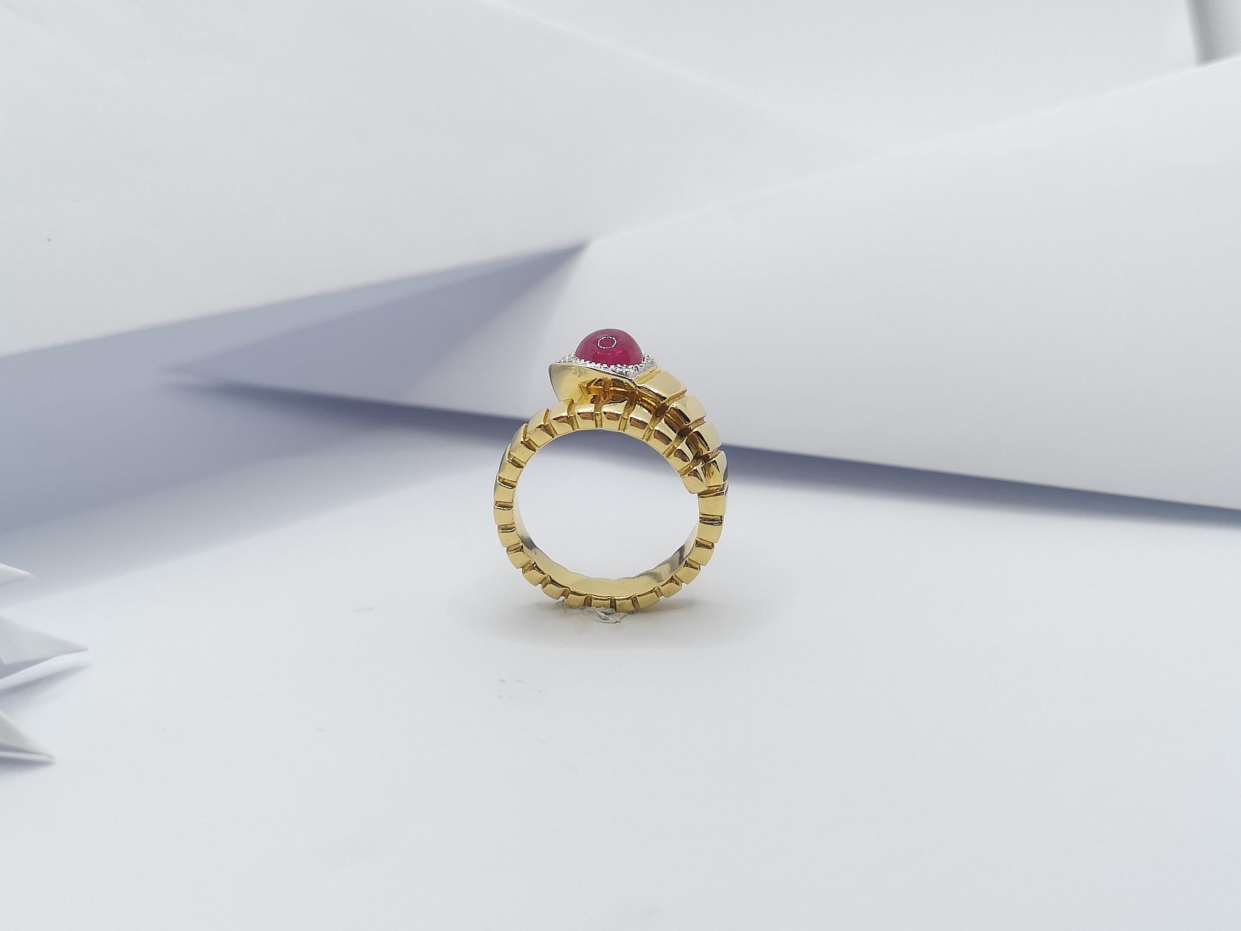 Cabochon Ruby with Diamond Serpent Ring Set in 18 Karat Gold Setting For Sale 7