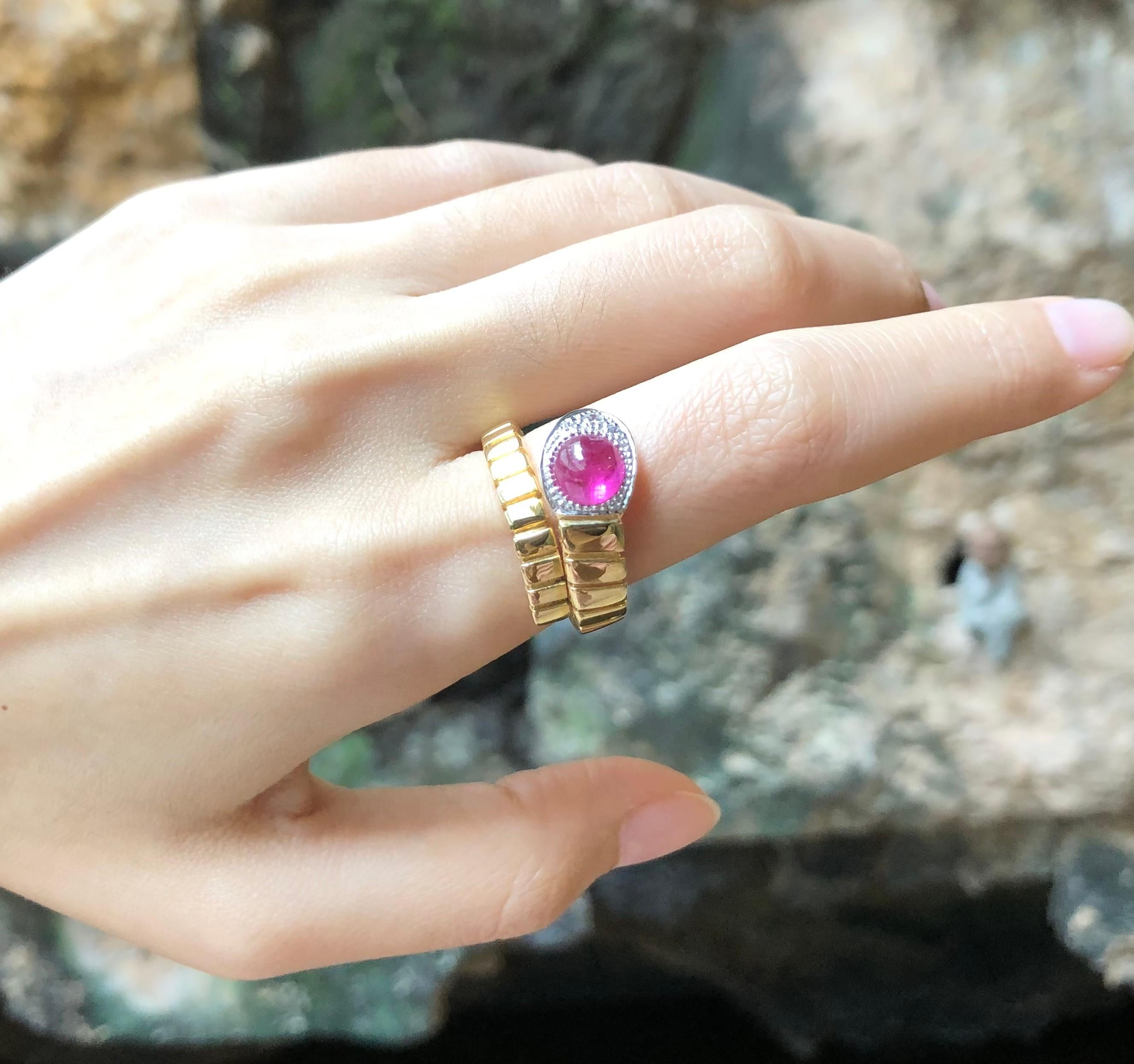Cabochon Ruby with Diamond Serpent Ring Set in 18 Karat Gold Setting For Sale 1